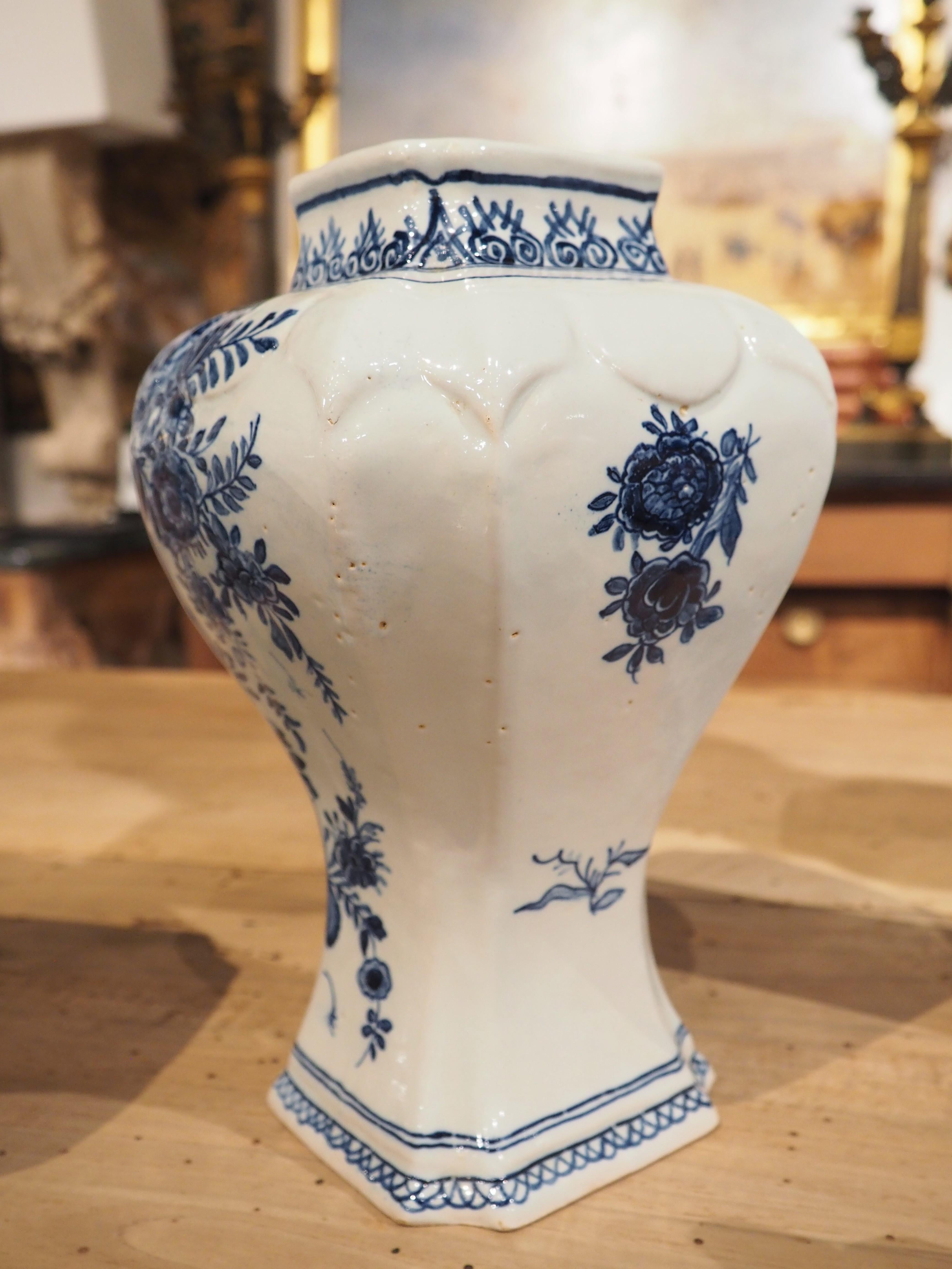 Satz von 5 blauen und weißen Delft-Vasen aus Holland CIRCA 1900 im Angebot 3