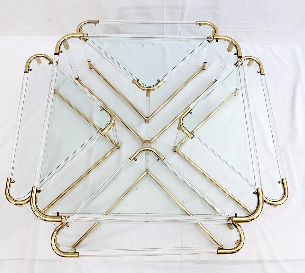 Set of 5 coffee tables in plexiglass and brass - glass top.
