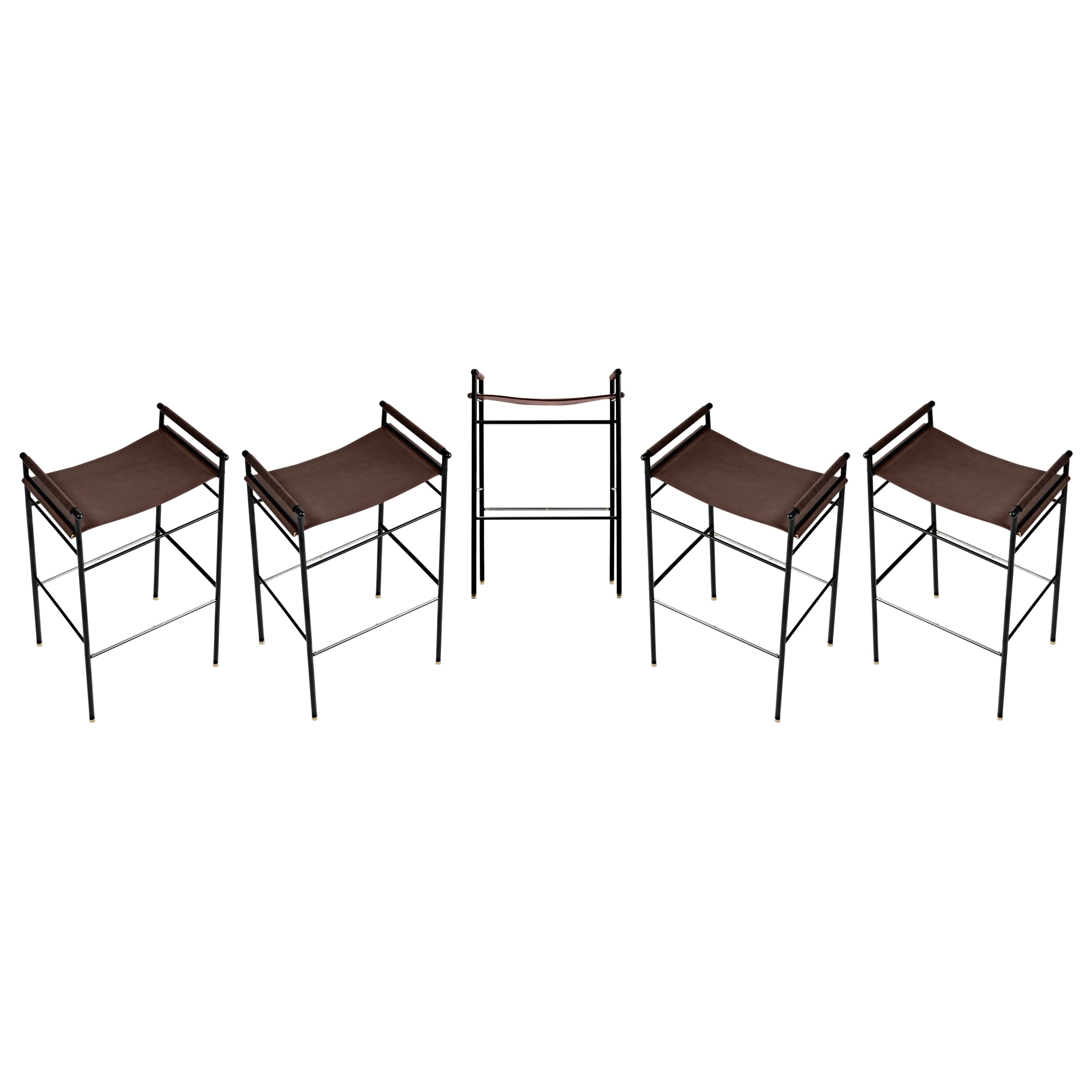 Set von 5 zeitgenössischen klassischen Barhockern aus dunkelbraunem Leder und schwarzem Gummimetall