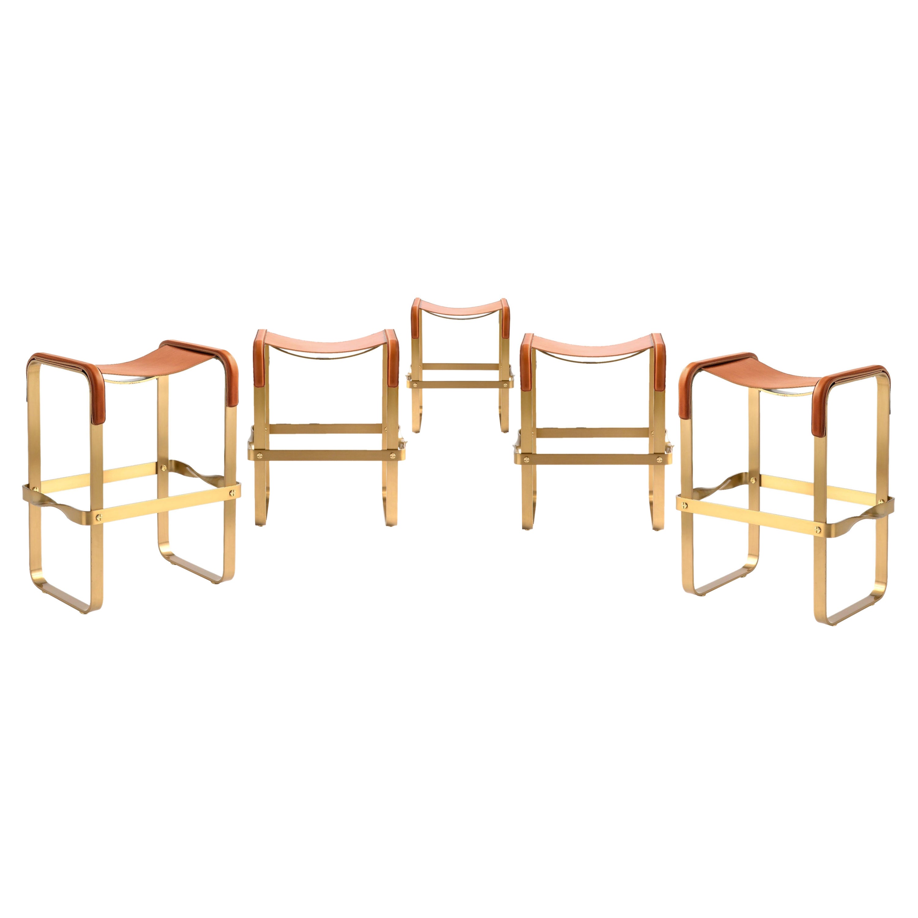 Set de 5 Taburetes de Mostrador Contemporáneos Metal Latón Envejecido y Piel Tabaco Natural en venta