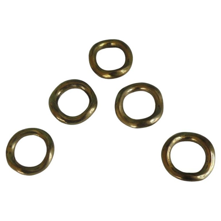 Set of (5) Curvy Brass Napkin Ring Holders For Sale at 1stDibs