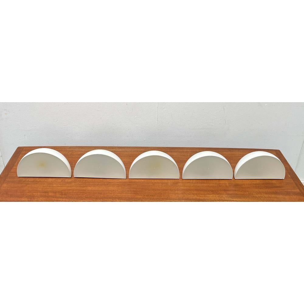 Mid-Century moderno Set di 5 lampade da parete minimaliste danesi Model 4011 di Focus, anni '60 in vendita