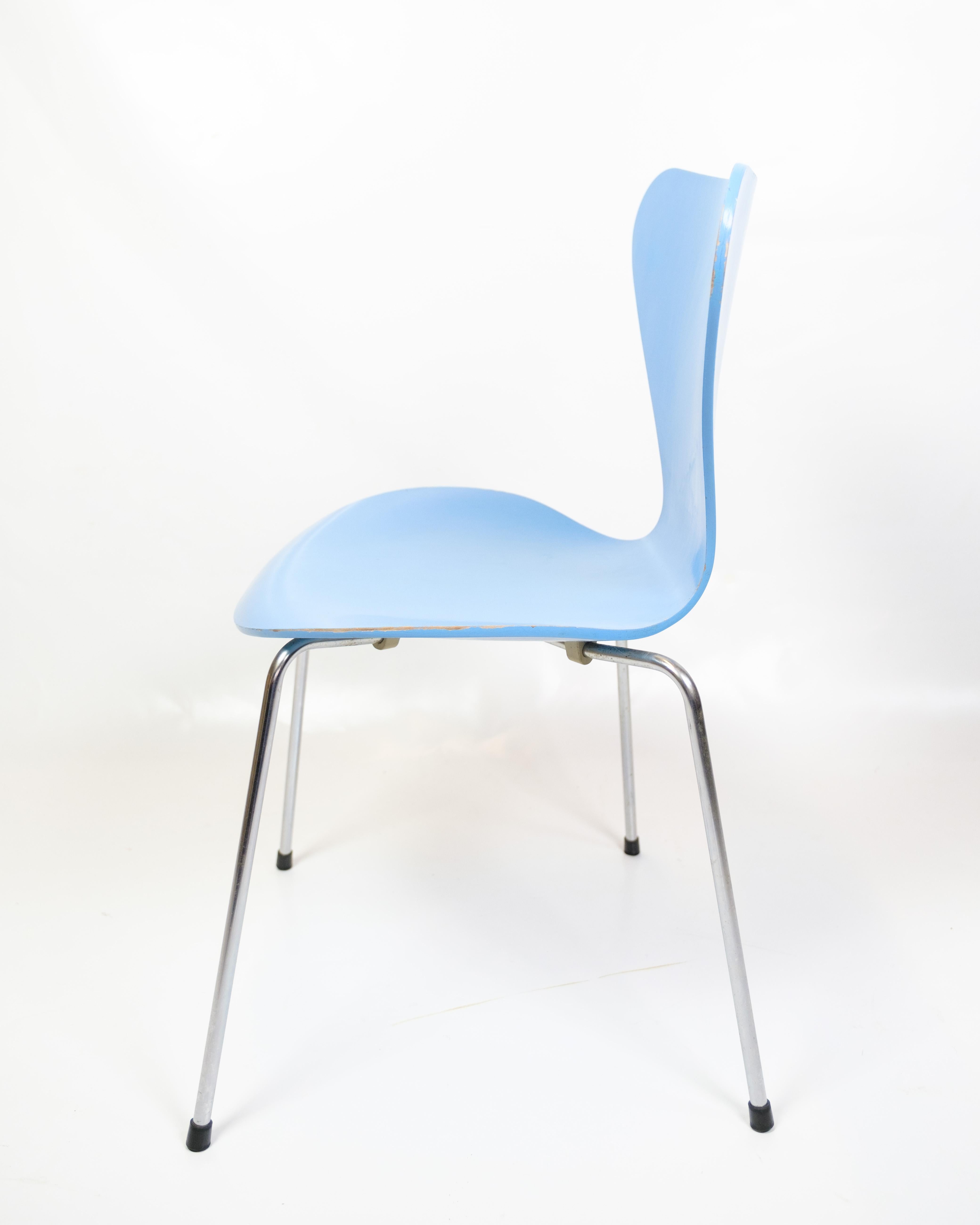 Laccato Set di 5 sedie da tavolo modello 3107 in azzurro di Arne Jacobsen in vendita