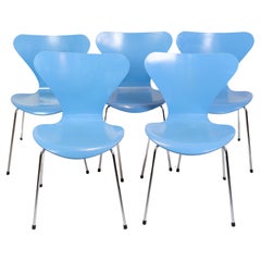 Set di 5 sedie da tavolo modello 3107 in azzurro di Arne Jacobsen