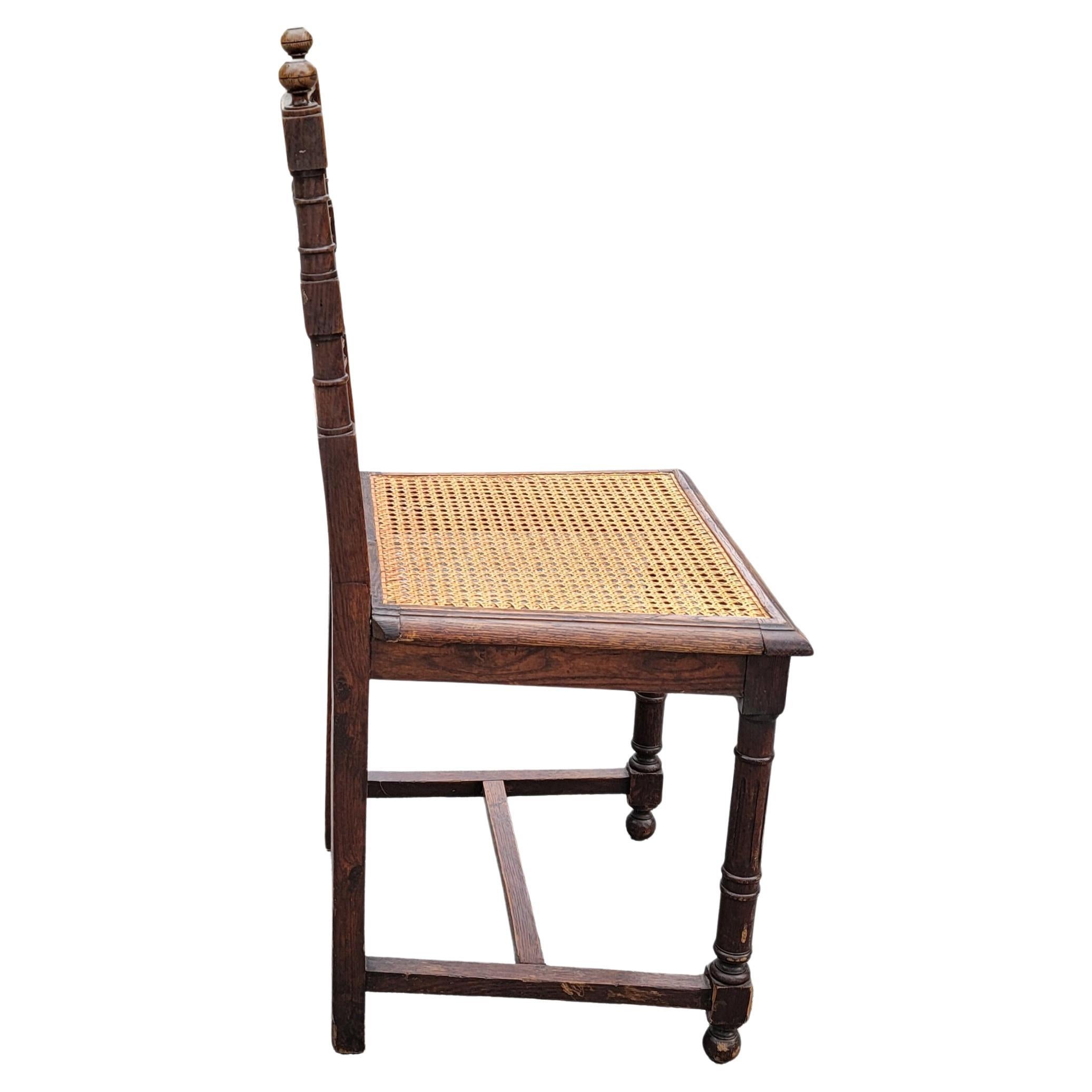 Set di 5 sedie da pranzo in Oak Oak e sedile in legno di canapa dell'inizio del XX secolo. in vendita 4