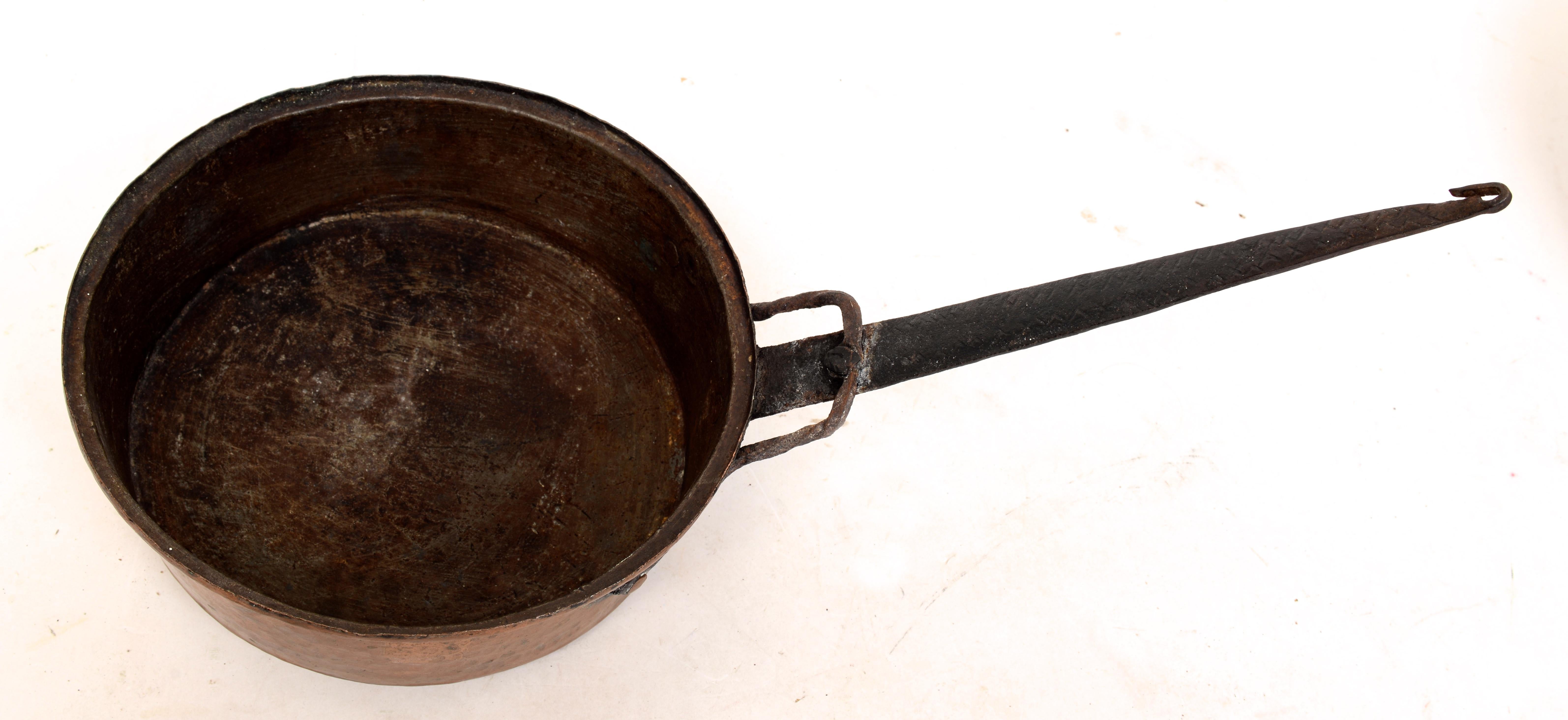 Set of 5 Early Copper Pans, in Original Condition, Great Patina, 18th / 19th C 7