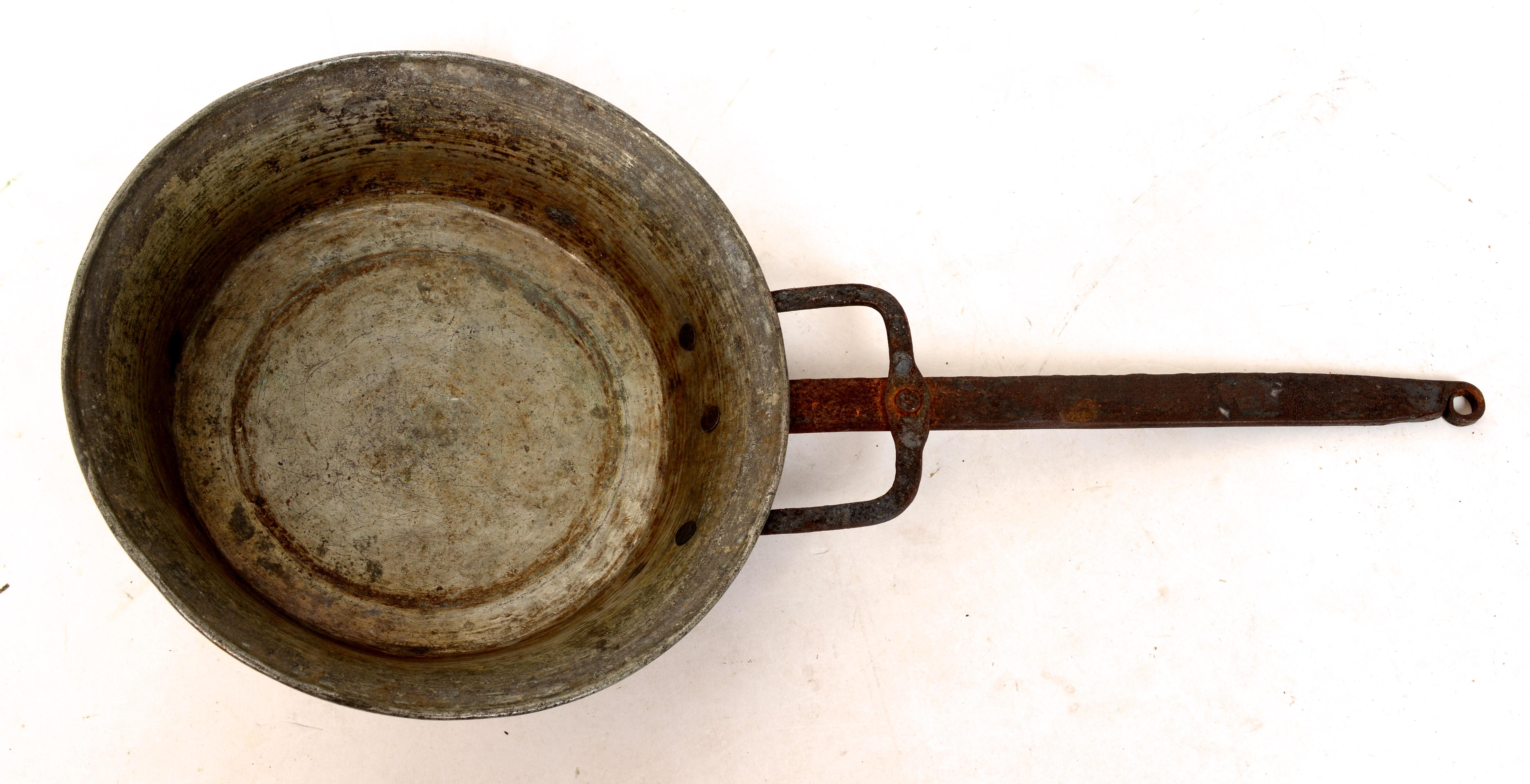 Set of 5 Early Copper Pans, in Original Condition, Great Patina, 18th / 19th C 2