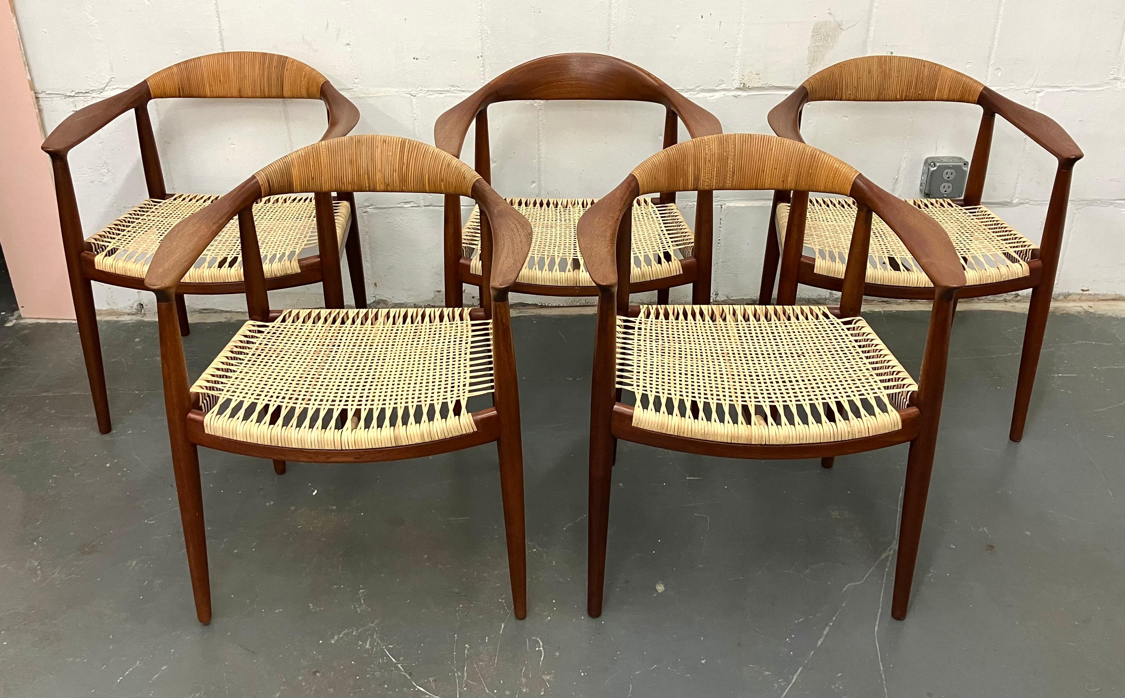 Mid-Century Modern Ensemble de 5 chaises rondes des débuts de Hans Wegner en vente