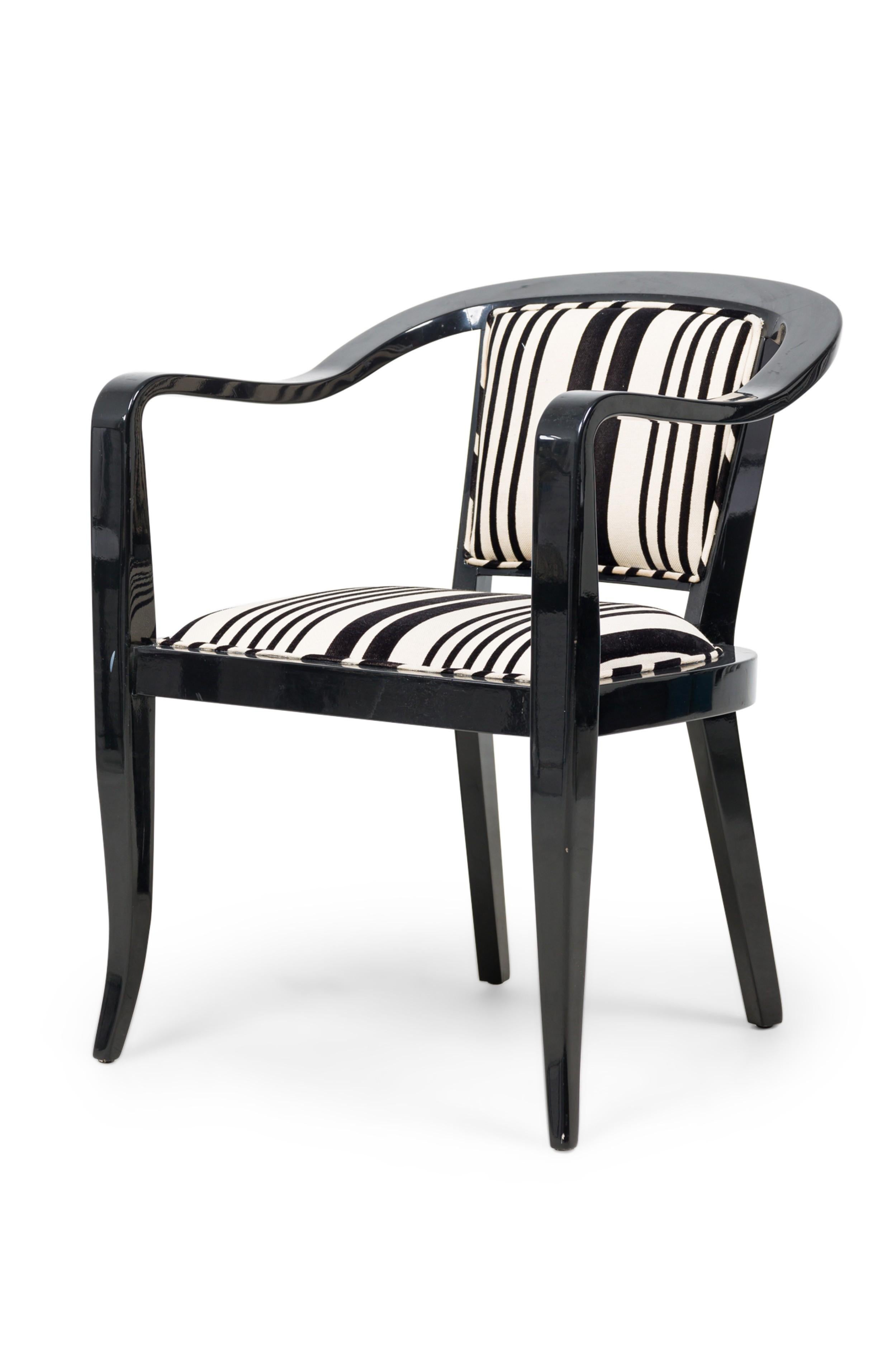 Juego de 5 Sillón Ed Wormley Ebonizado Con Tapizado A Rayas Moderno de mediados de siglo en venta