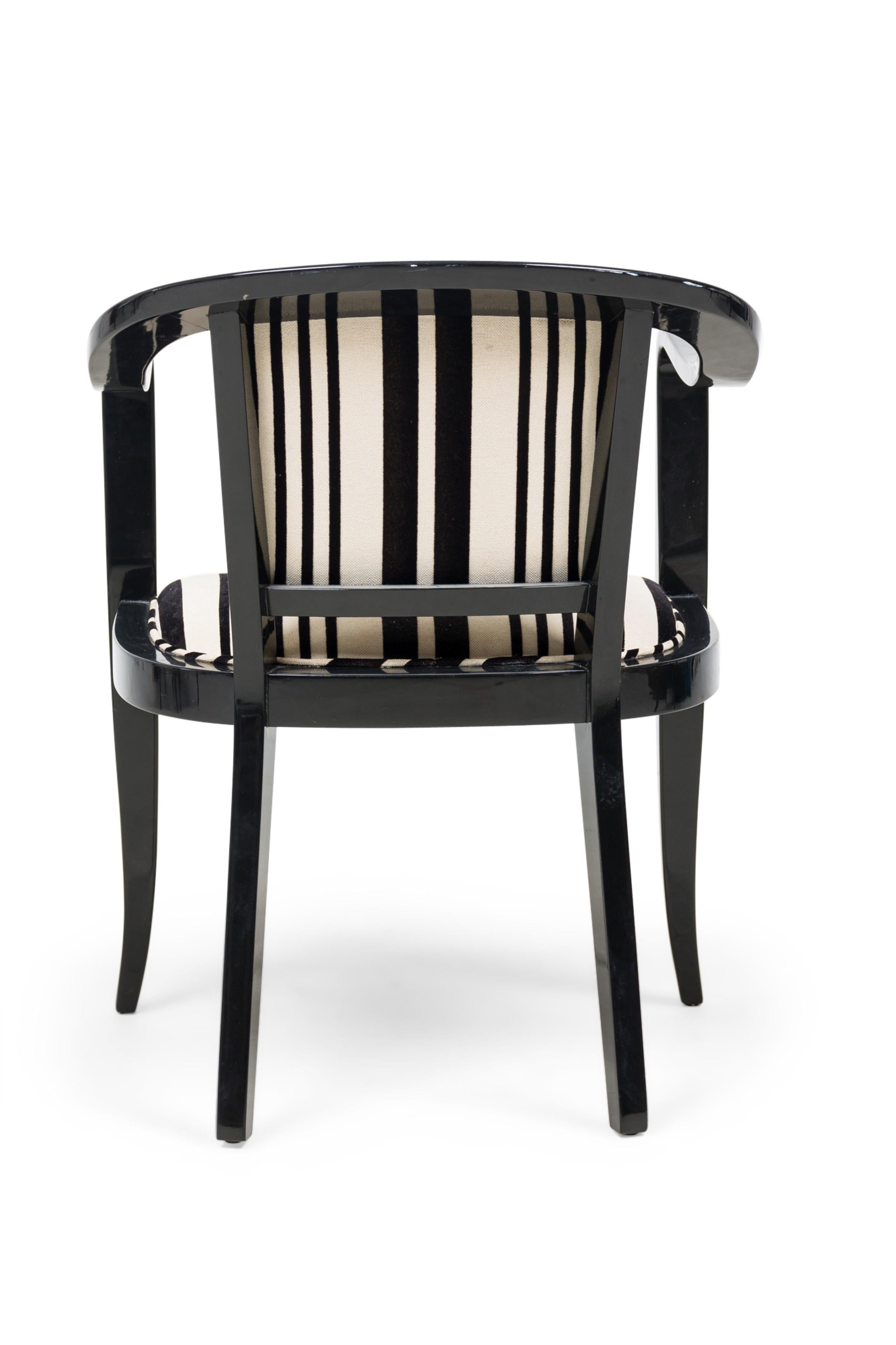 Juego de 5 Sillón Ed Wormley Ebonizado Con Tapizado A Rayas siglo XX en venta
