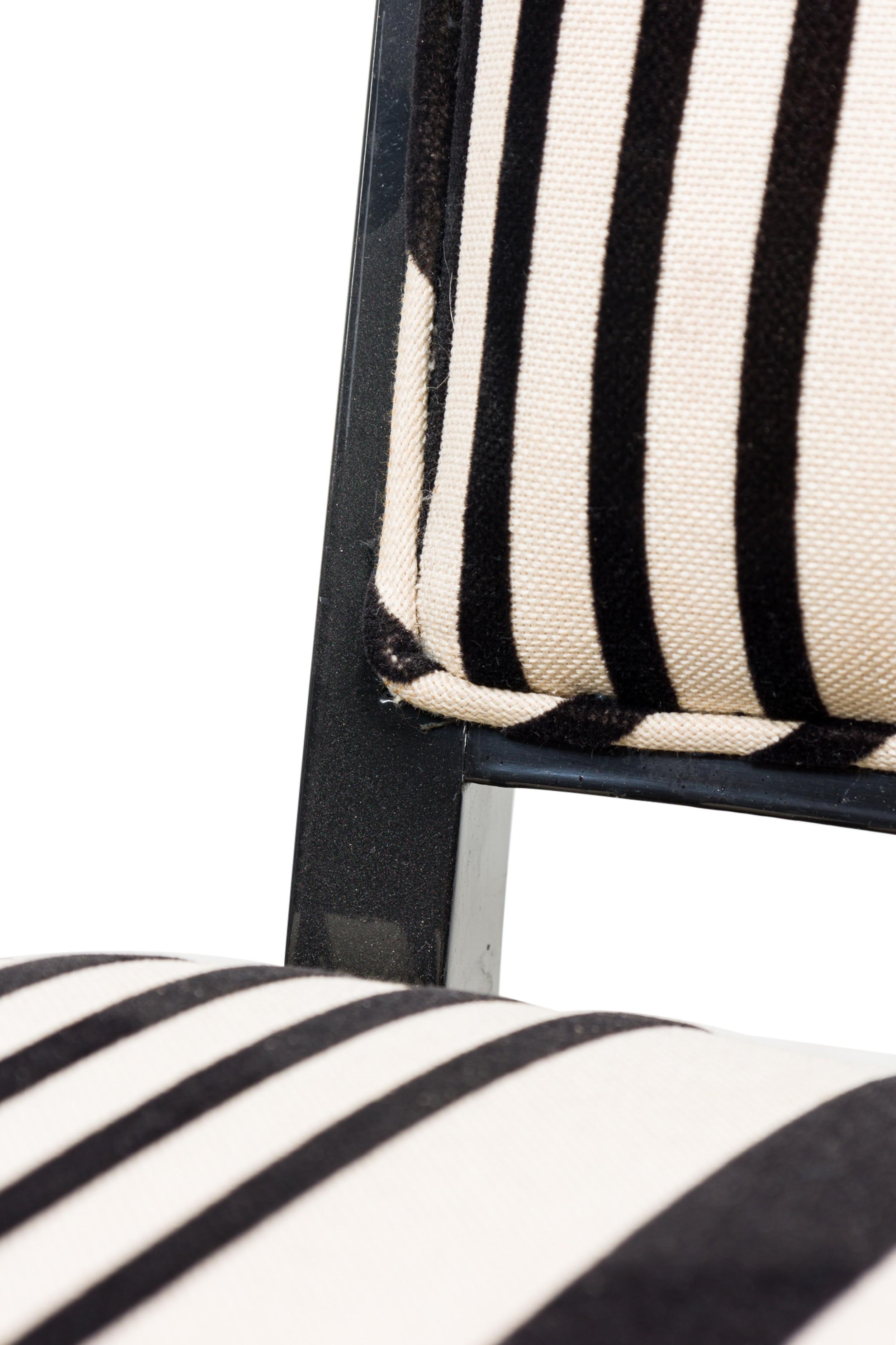 Juego de 5 Sillón Ed Wormley Ebonizado Con Tapizado A Rayas en venta 2