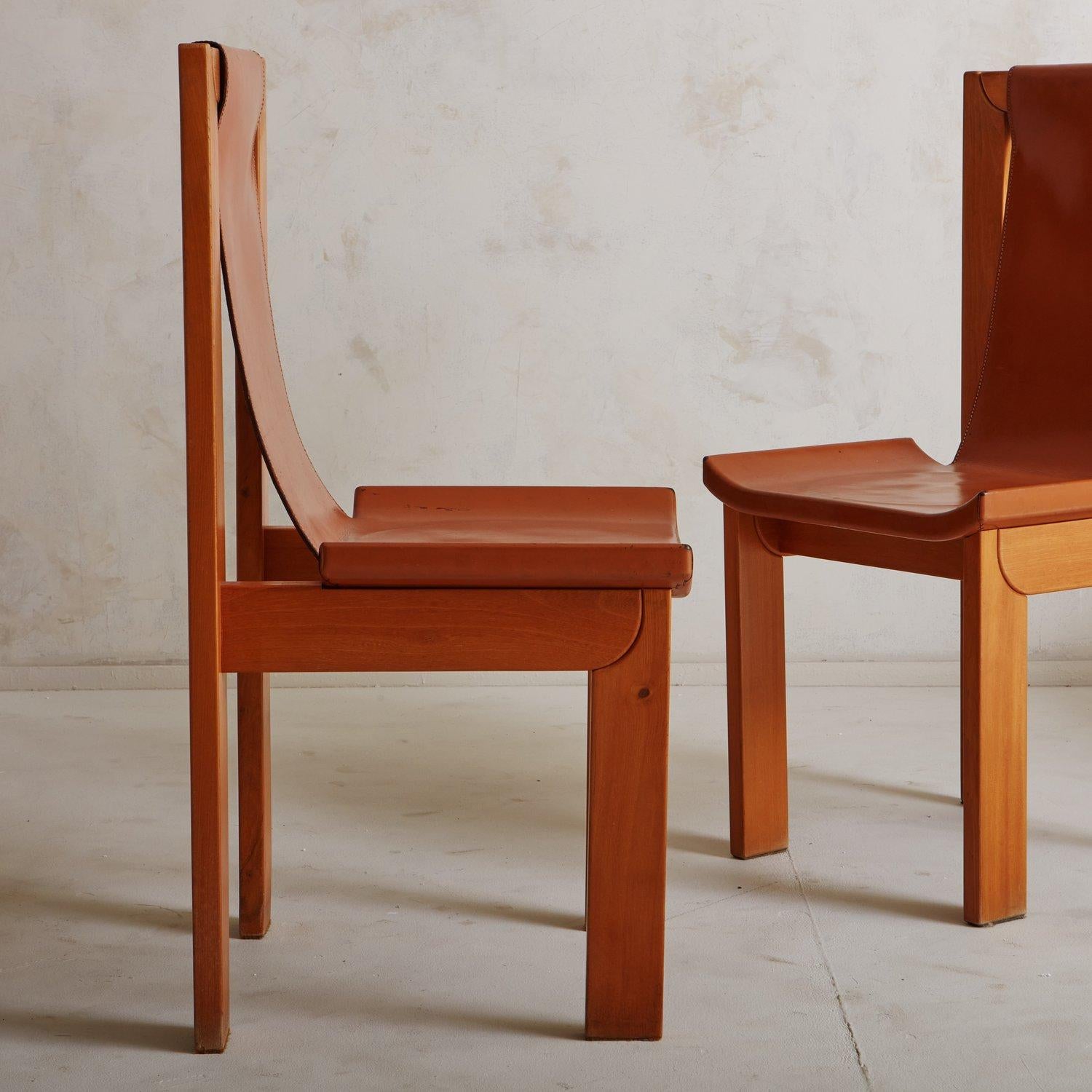 Set of 5 Elm Wood + Cognac Leather Slingback Dining Chairs, Italy, 1970s In Good Condition In Chicago, IL