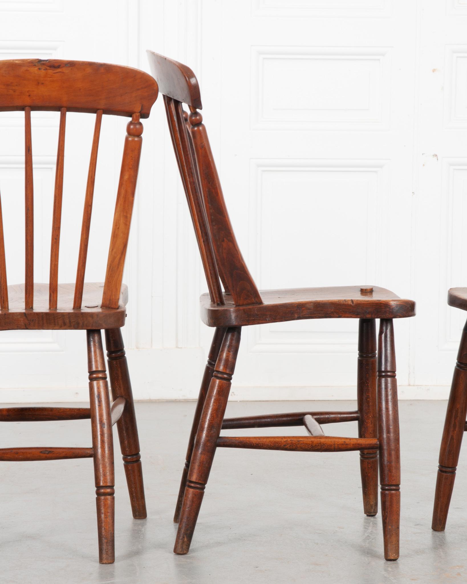 Ensemble de 5 chaises à manger anglaises en chêne du 19ème siècle en vente 2