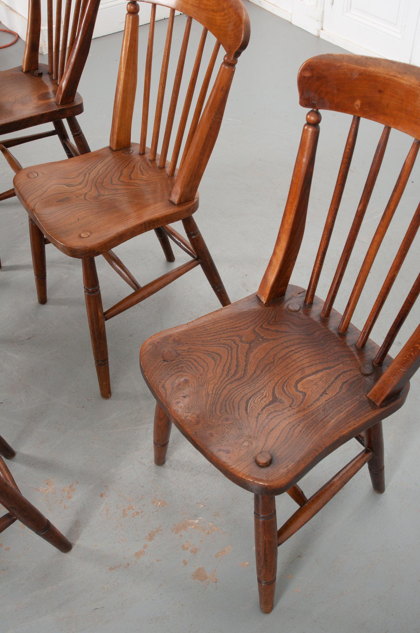 Ensemble de 5 chaises à manger anglaises en chêne du 19ème siècle en vente 1