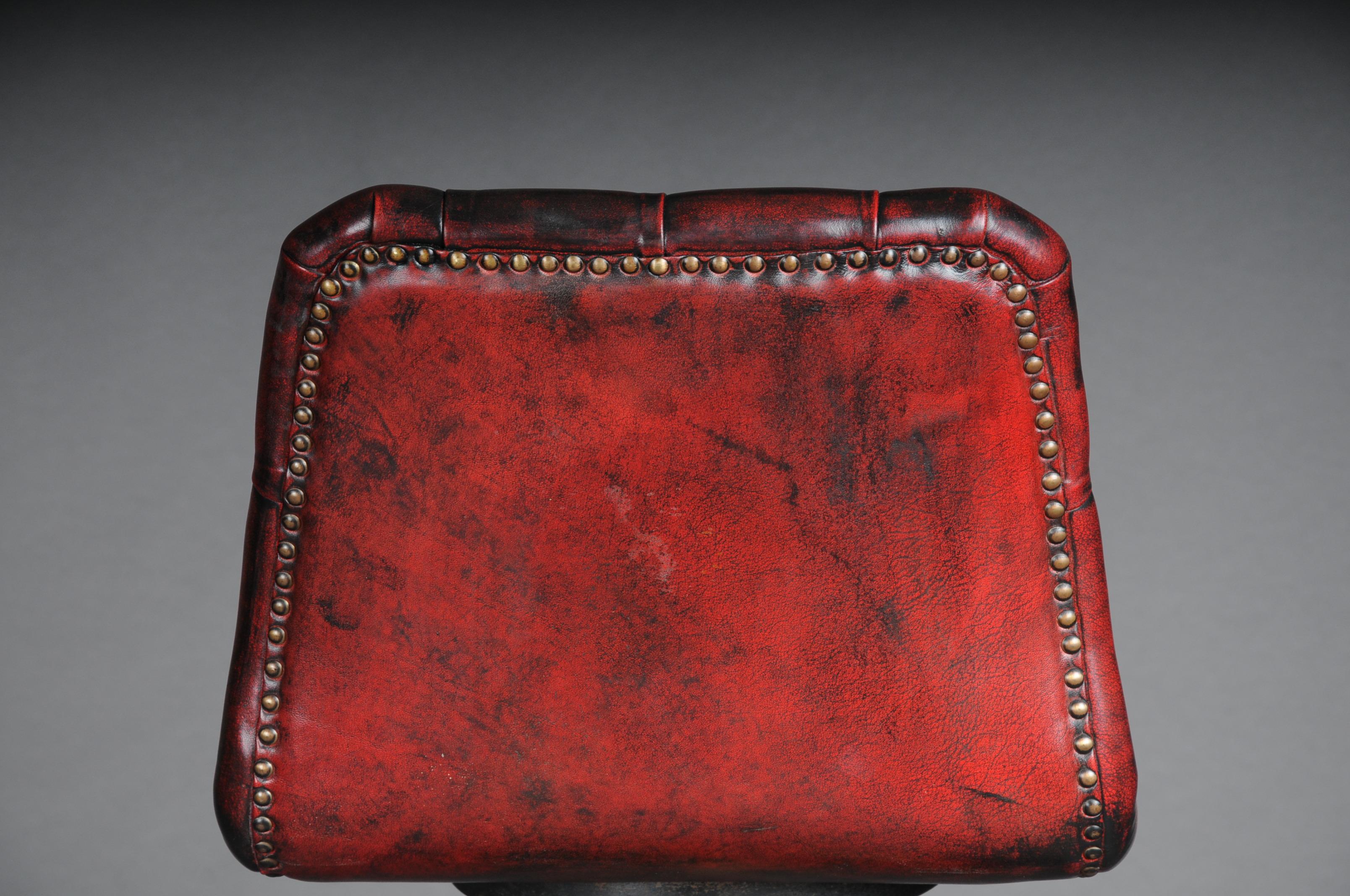 Ensemble de 5 tabourets de bar anglais de Chesterfield, 20ème siècle, cuir rouge 1