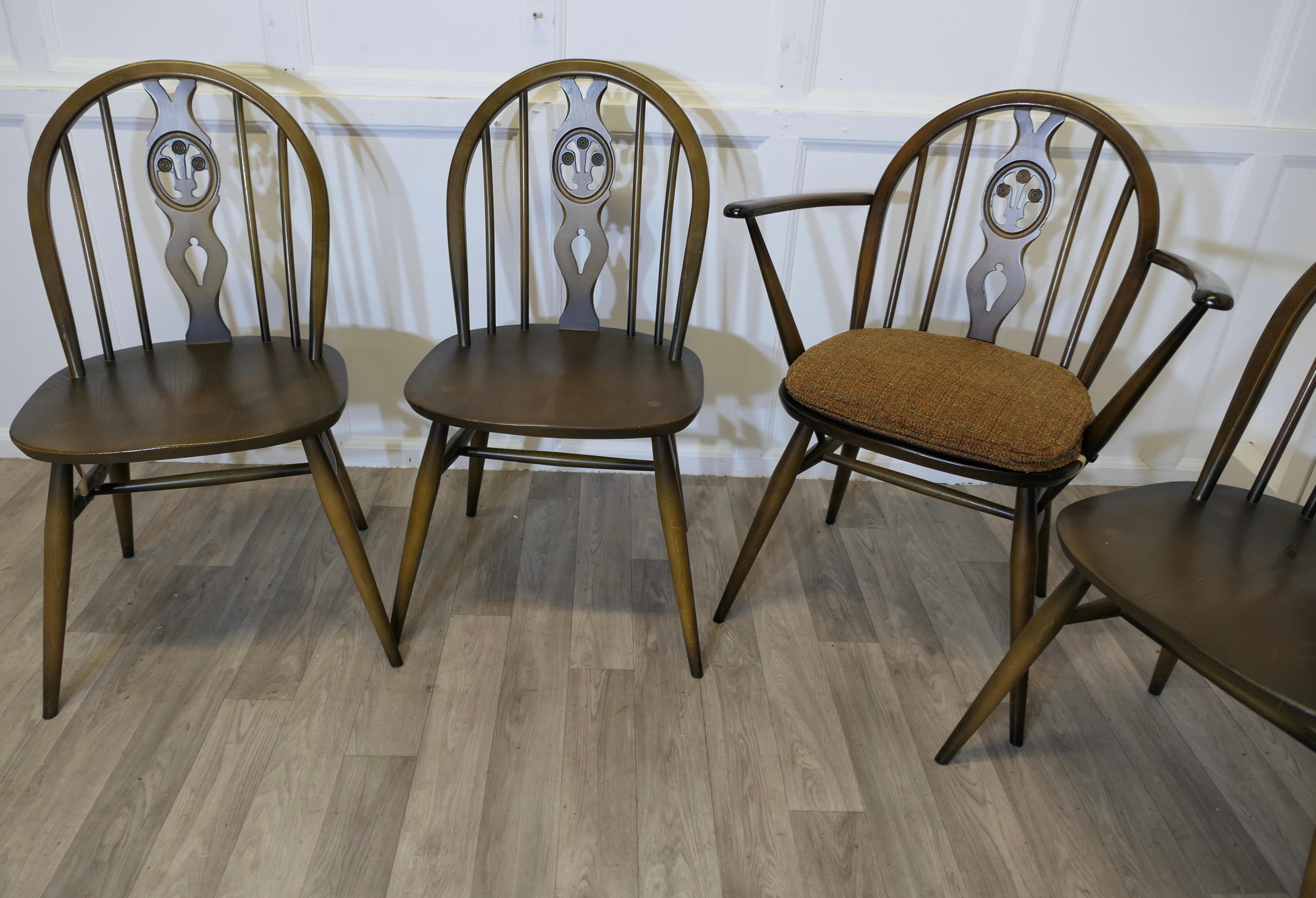 Mid-20th Century Set of 5 Ercol Windsor Dining Chairs  The chairs are a classic design