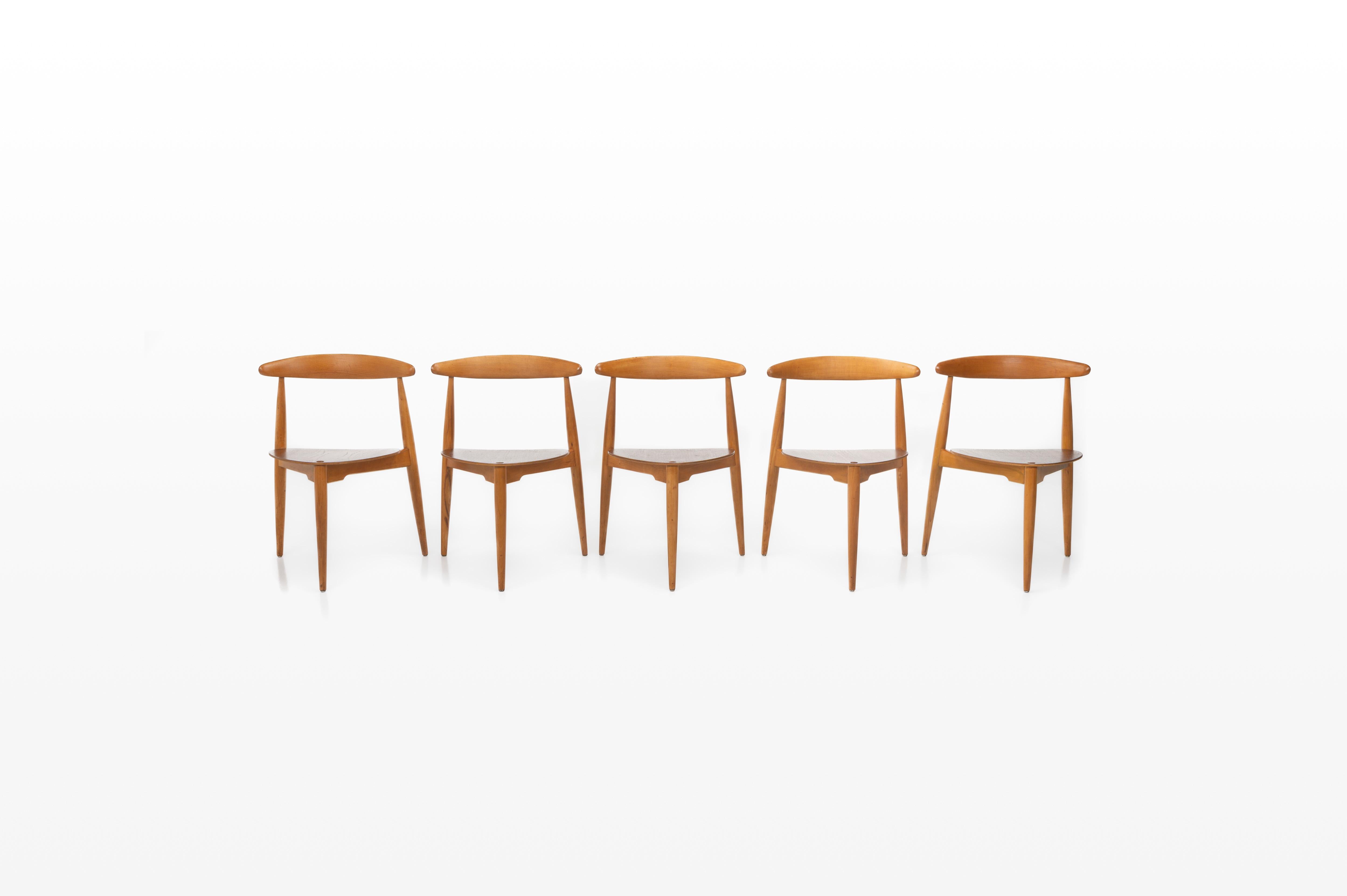 Mid-Century Modern Set of 5 'FH4103' dining chairs by Hans J. Wegner for Fritz Hansen, Denmark 1950