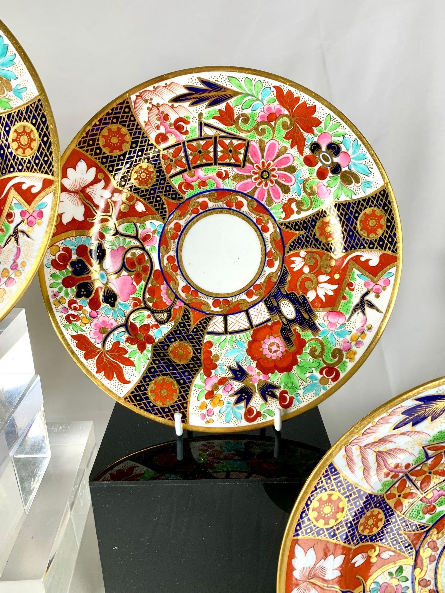 Set of 5 Flight Barr & Barr Worcester Imari Plates Hand Painted Circa 1810 In Excellent Condition For Sale In Katonah, NY