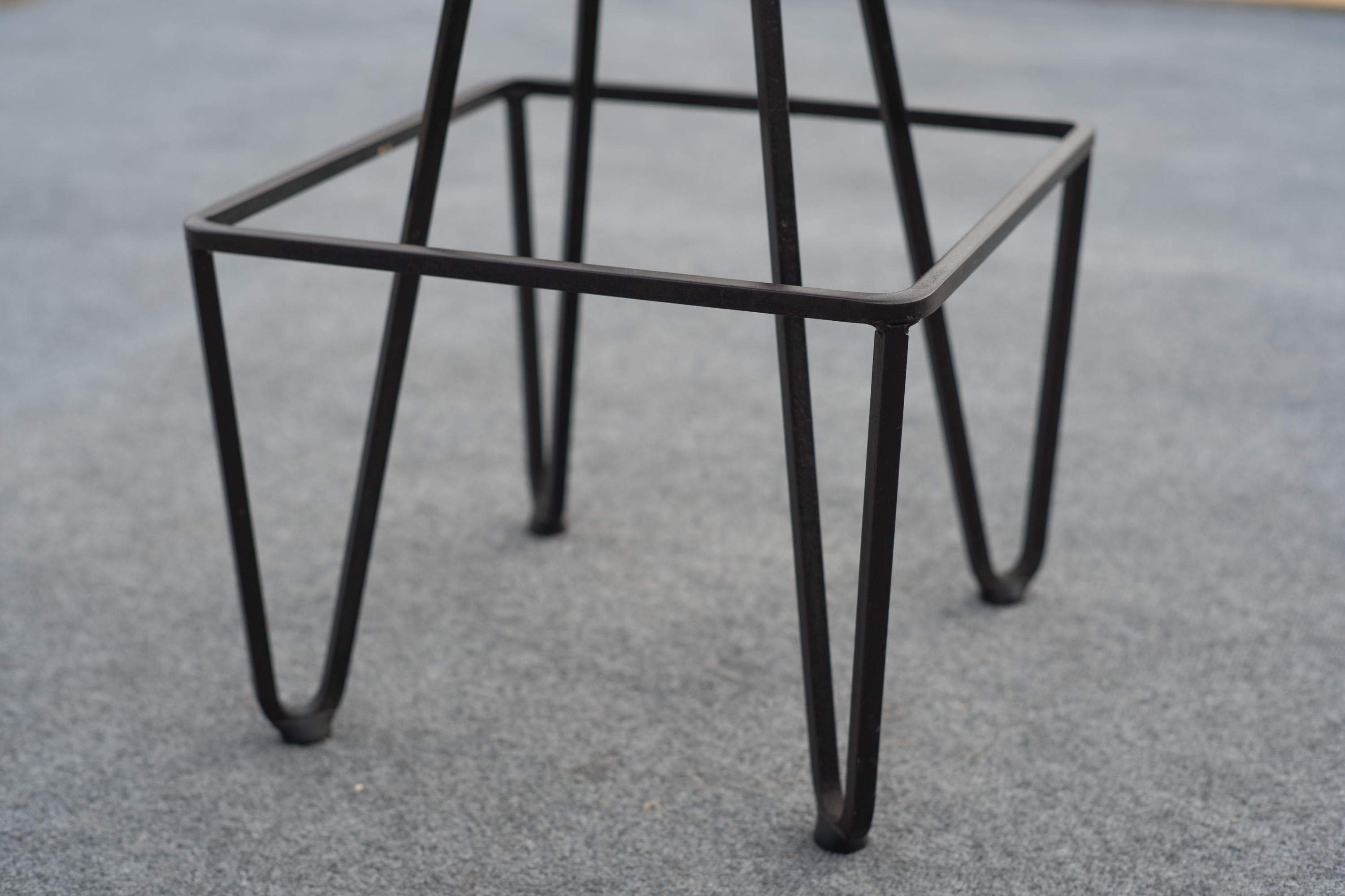 Set di 5 gambe quadrate Frederic Weinberg in ferro e similpelle arancione 1950s in vendita 8