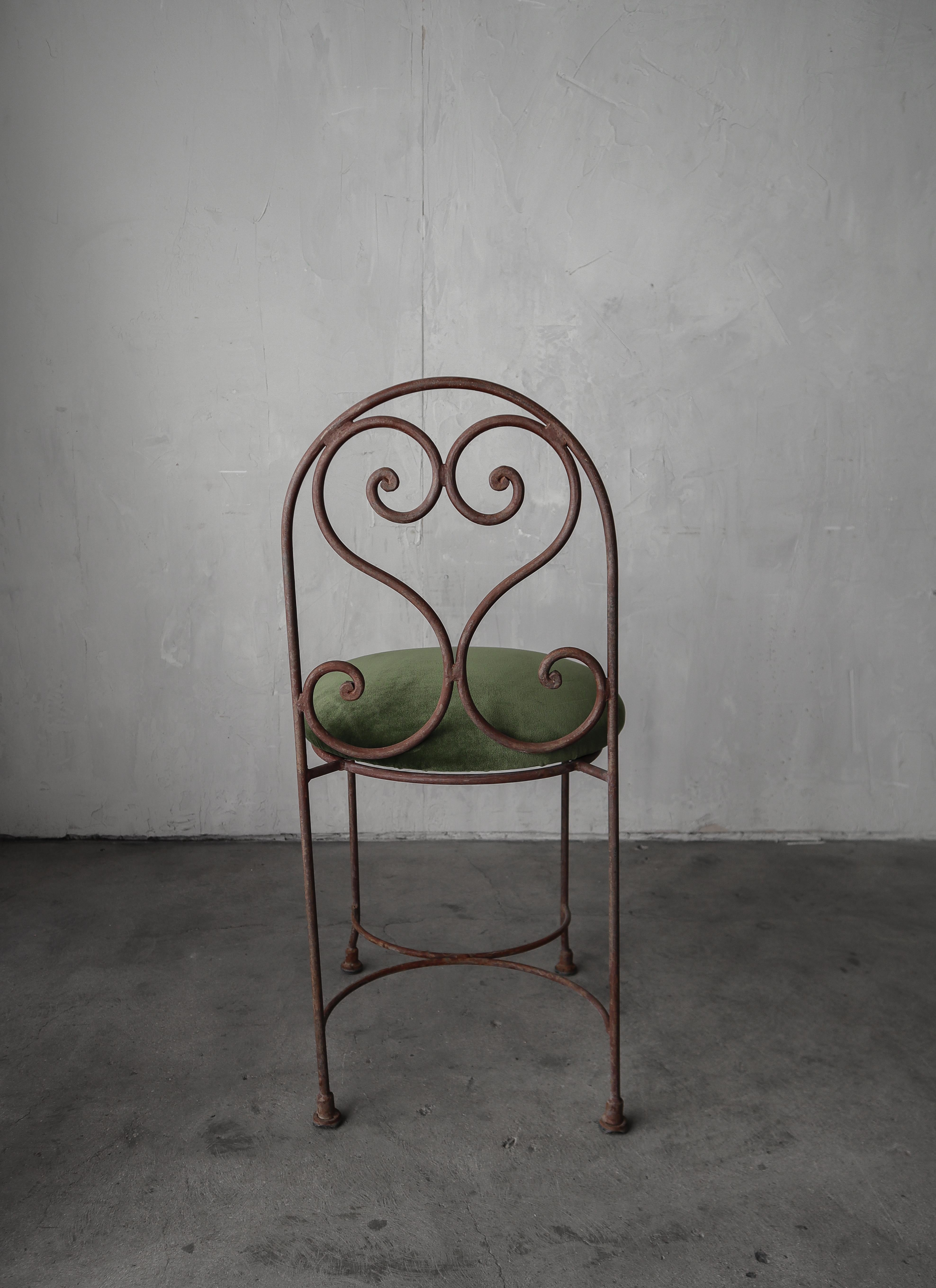 Set of 5 French Antique Iron Garden Dining Chairs For Sale 5