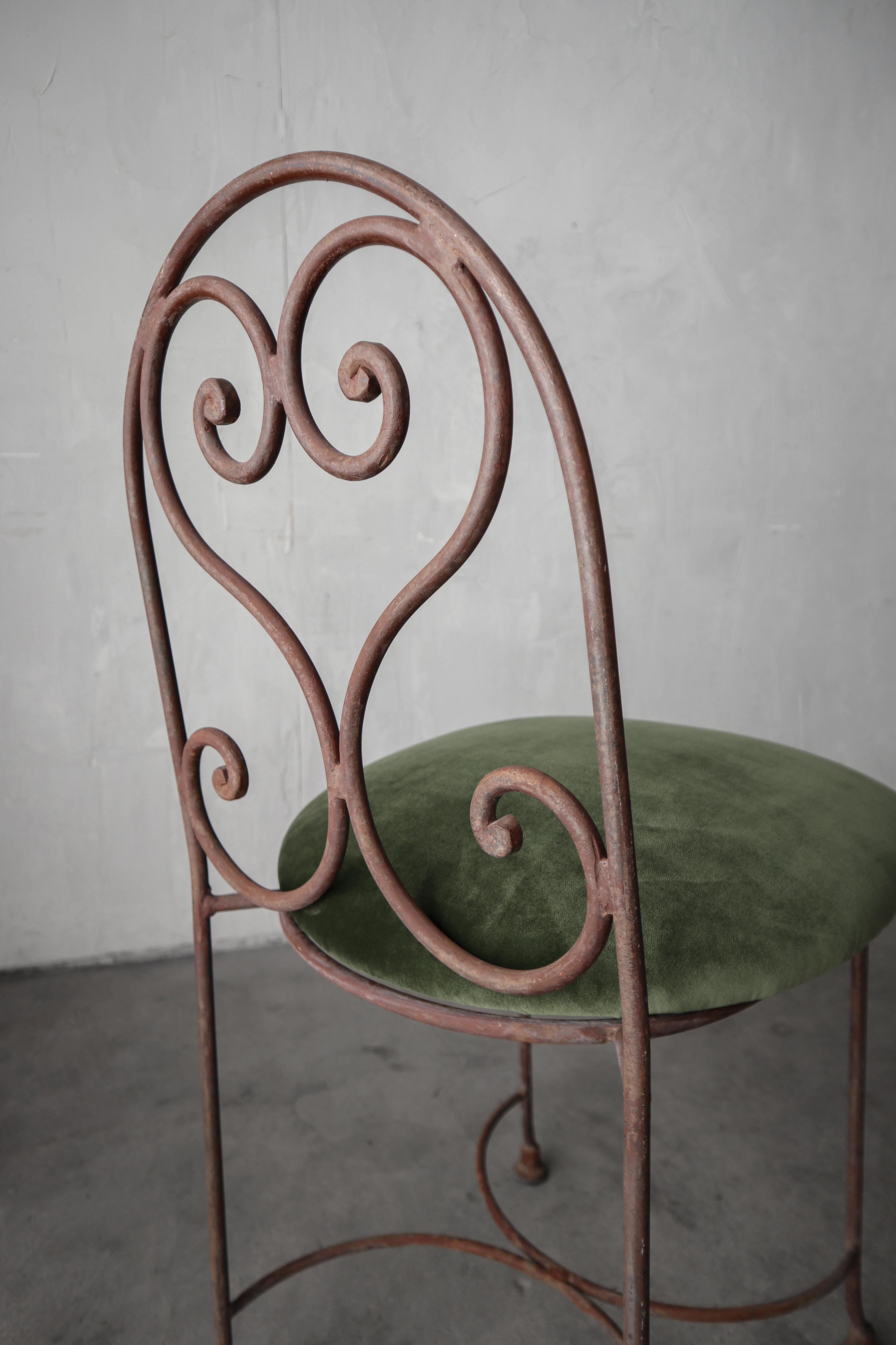 Set of 5 French Antique Iron Garden Dining Chairs For Sale 6