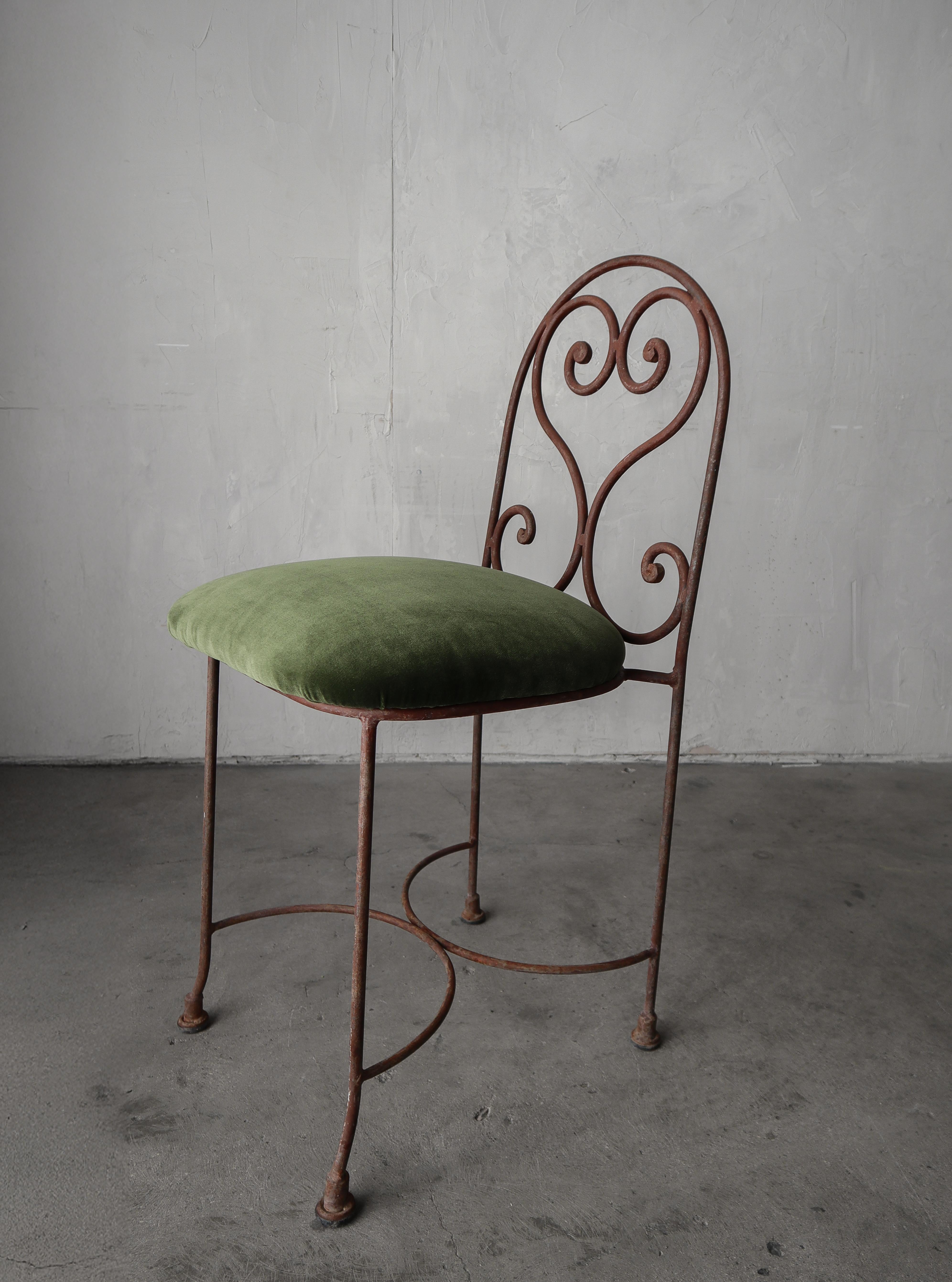 Set of 5 French Antique Iron Garden Dining Chairs For Sale 1
