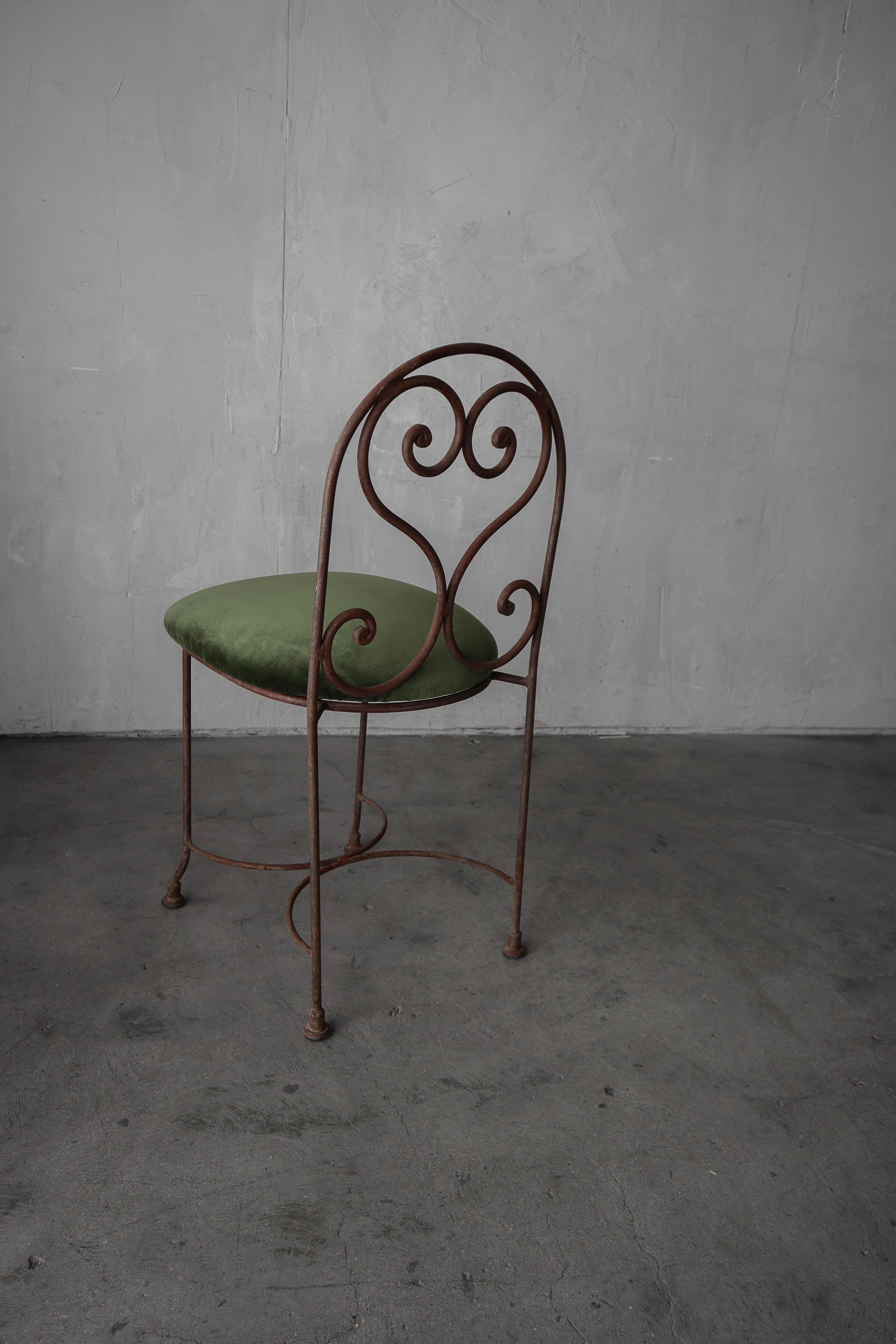Set of 5 French Antique Iron Garden Dining Chairs For Sale 4