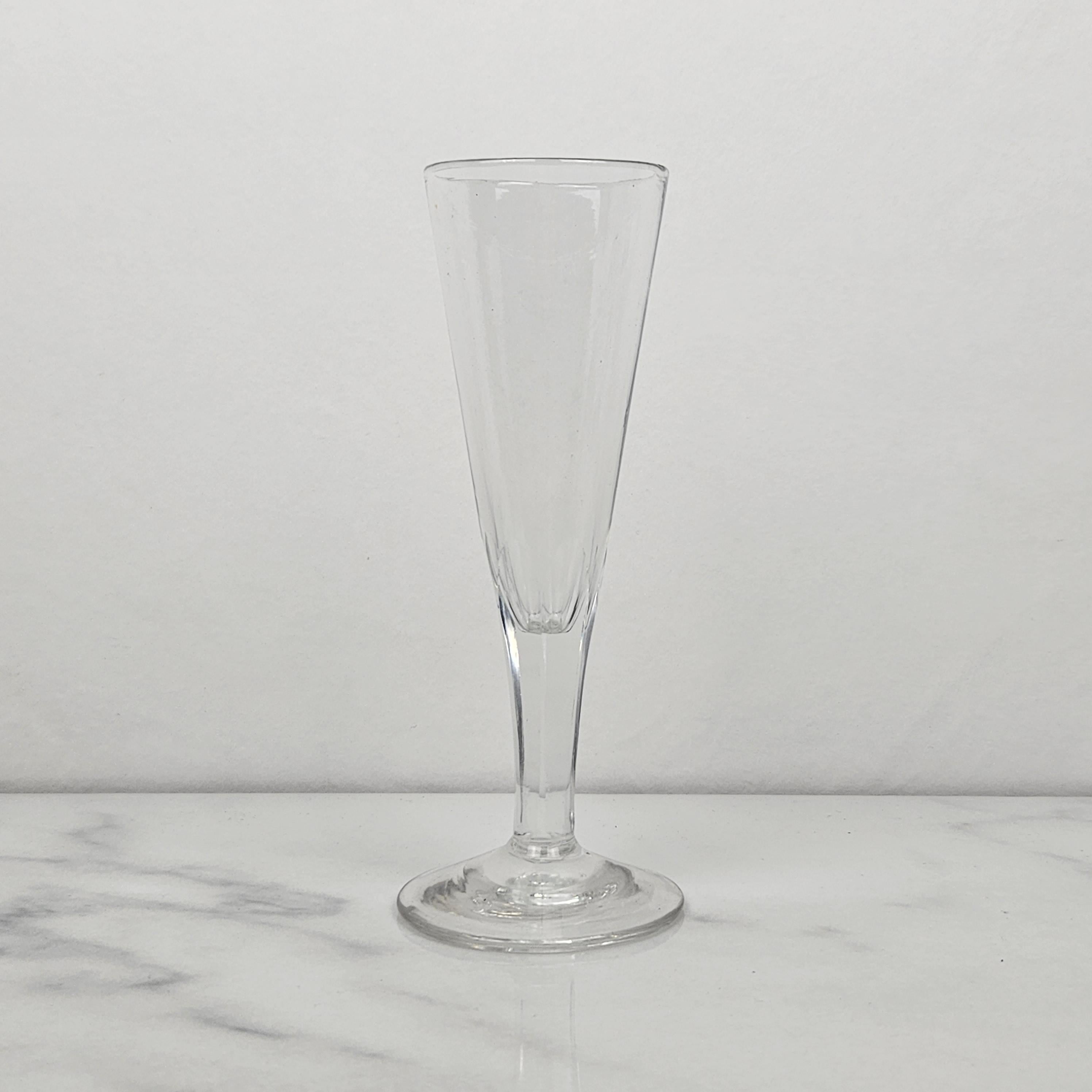 Romantic Set of 5 French Champagne Flutes in Crystal Glass, Ca. 1830 For Sale