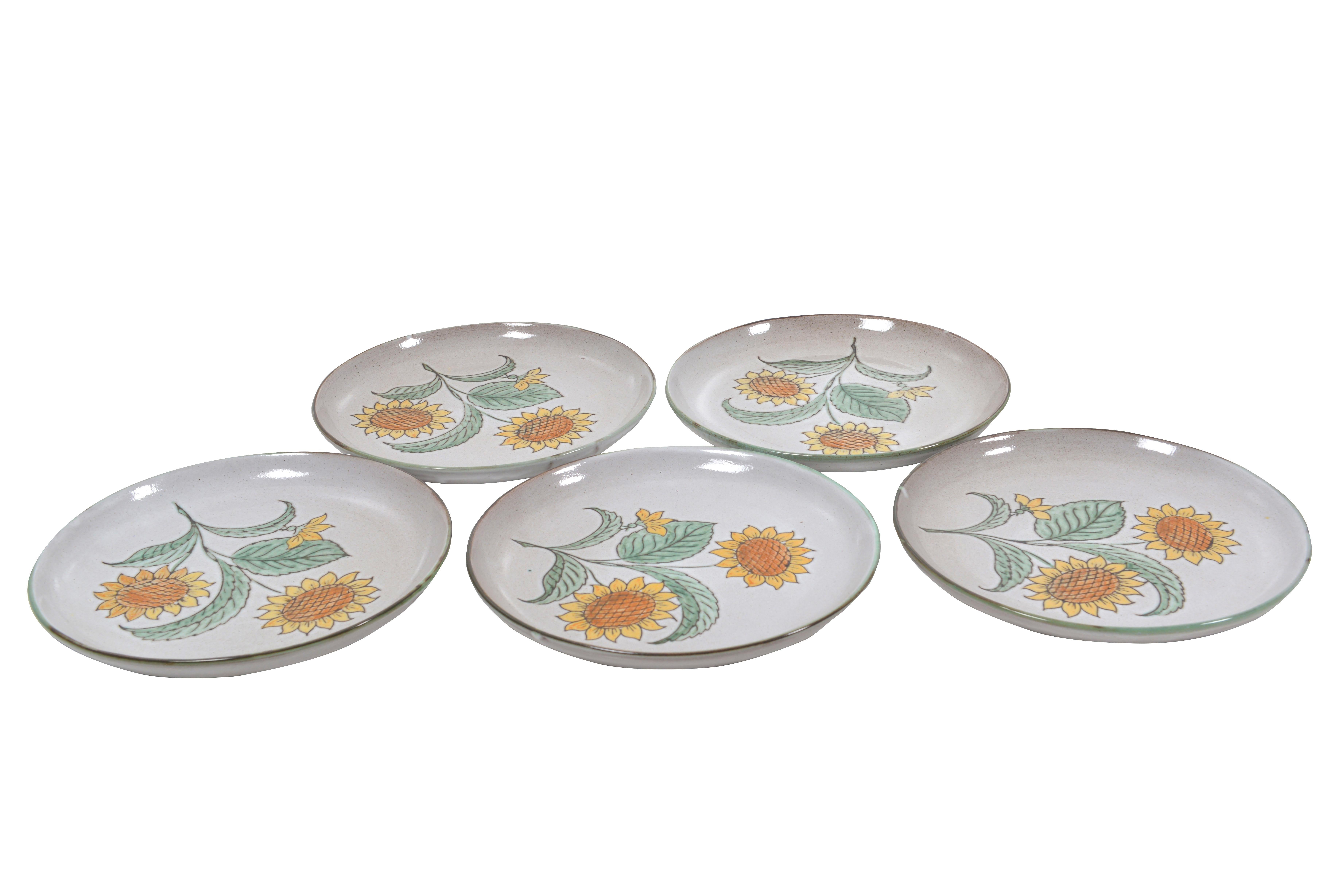 20th Century Set of 5 French Midcentury Sunflower Plates, circa 1950 For Sale