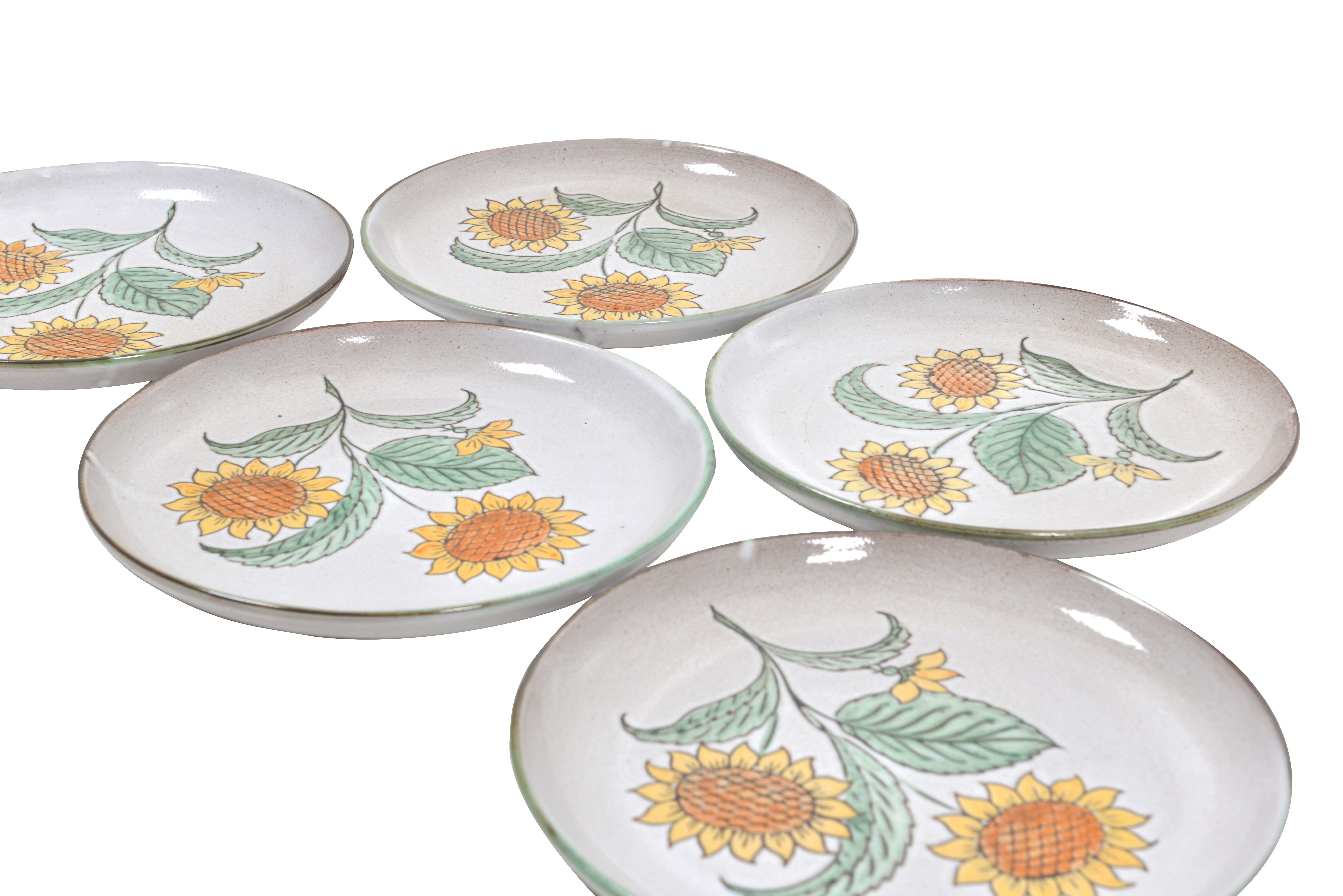 Ceramic Set of 5 French Midcentury Sunflower Plates, circa 1950 For Sale