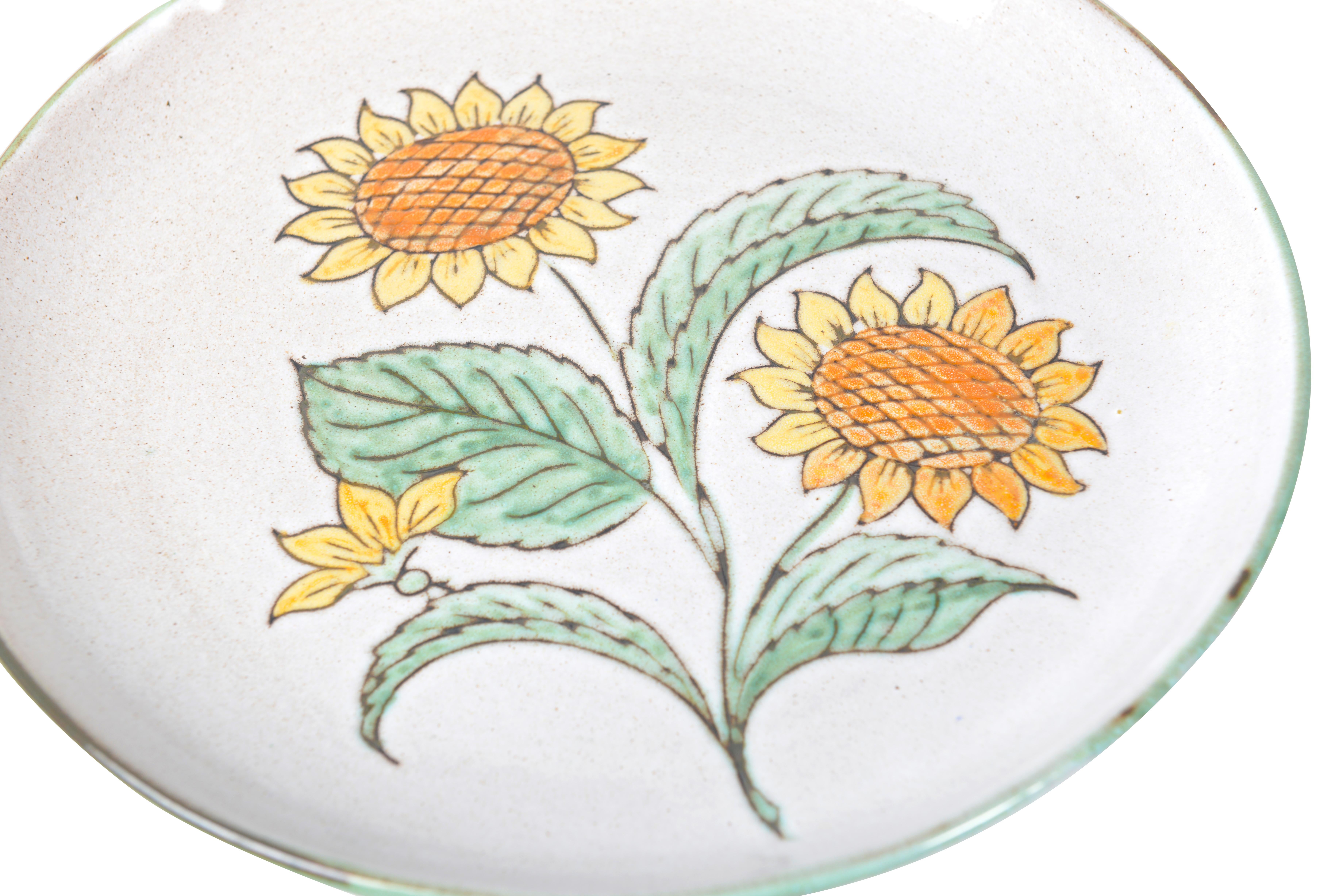 Set of 5 French Midcentury Sunflower Plates, circa 1950 For Sale 1