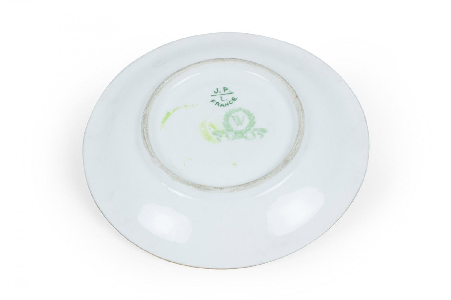 Set di 5 tazze da tè francesi vittoriane in porcellana floreale in vendita 4