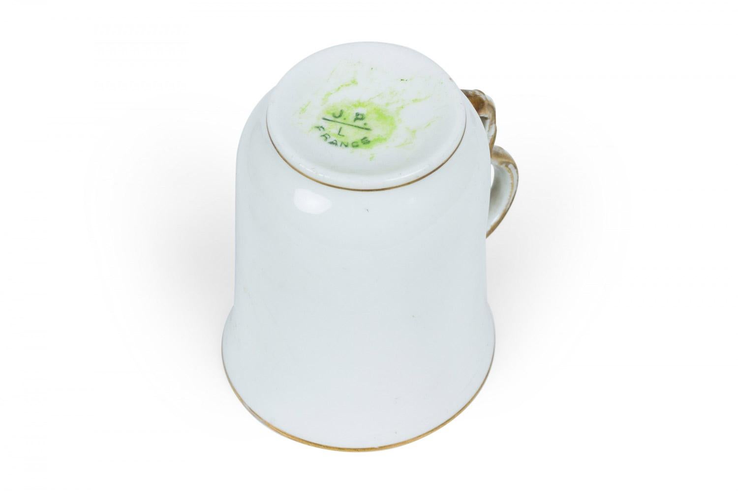 Set di 5 tazze da tè francesi vittoriane in porcellana floreale in vendita 5