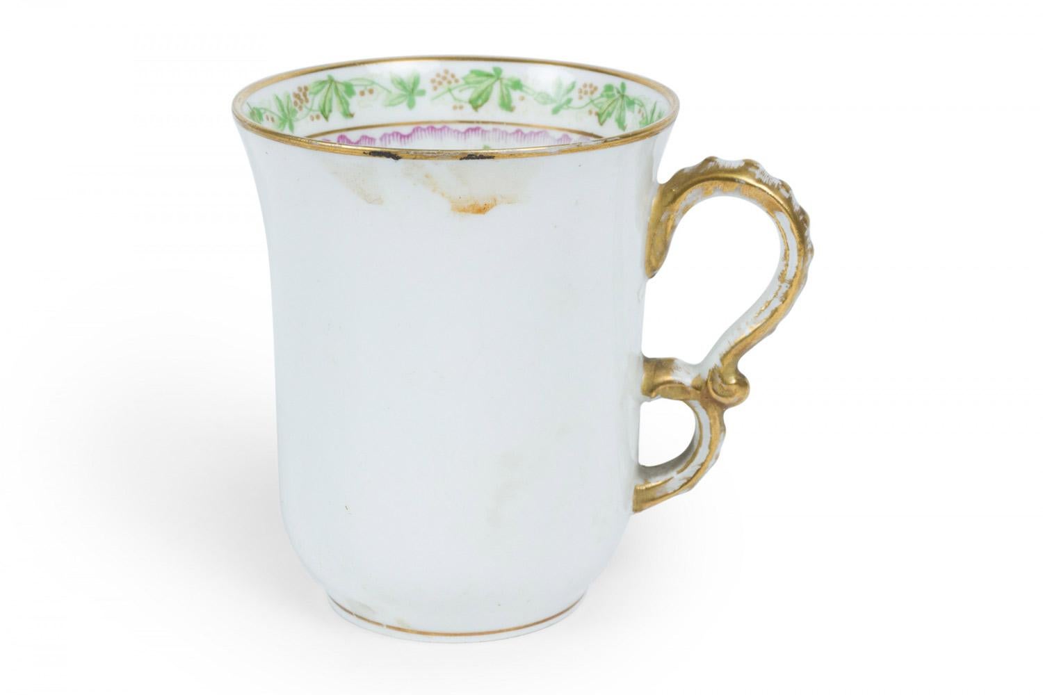 Set di 5 tazze da tè francesi vittoriane in porcellana floreale in vendita 1