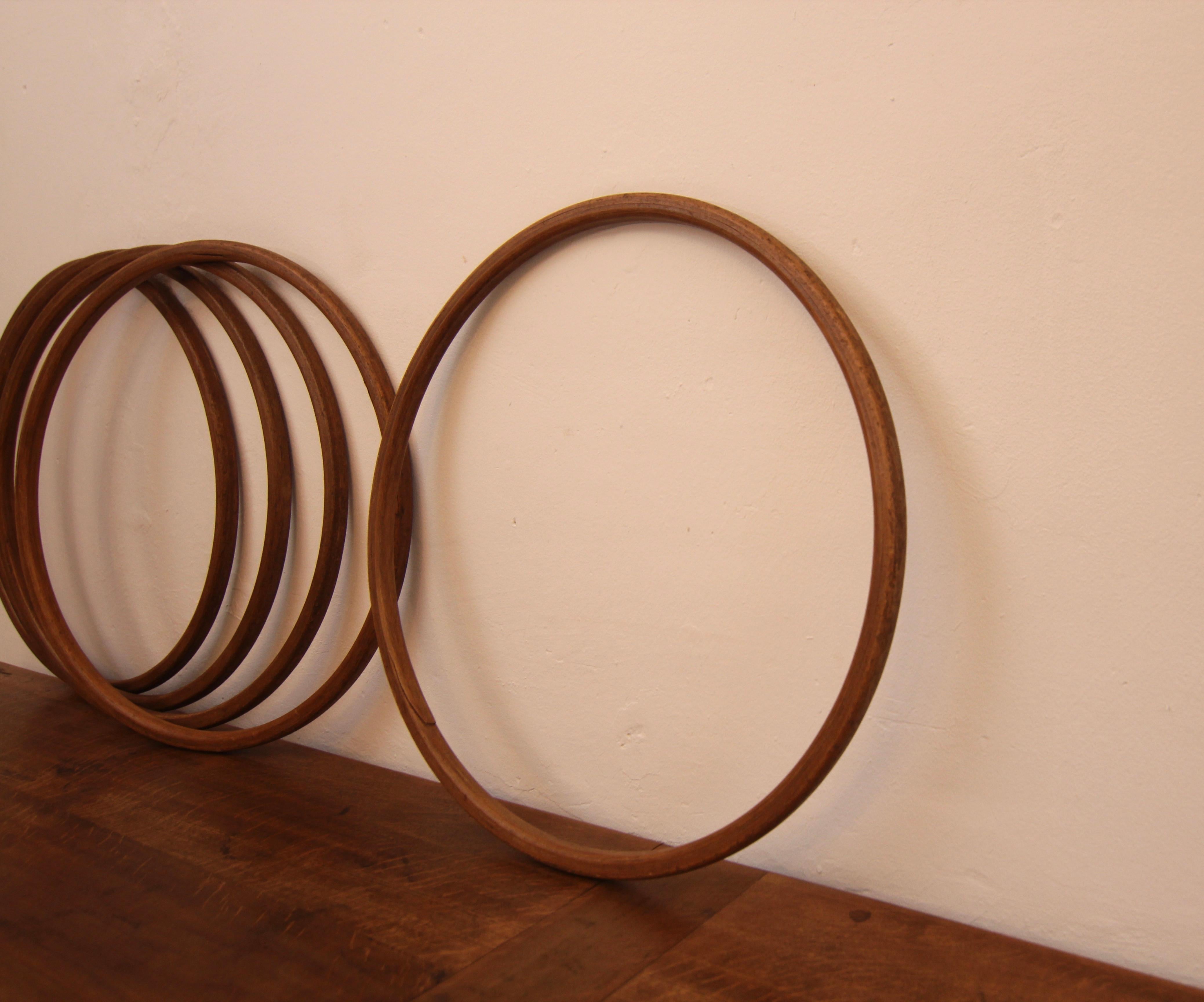 Set di 5 anelli Hula Hoop in legno tedesco di metà secolo in vendita 3