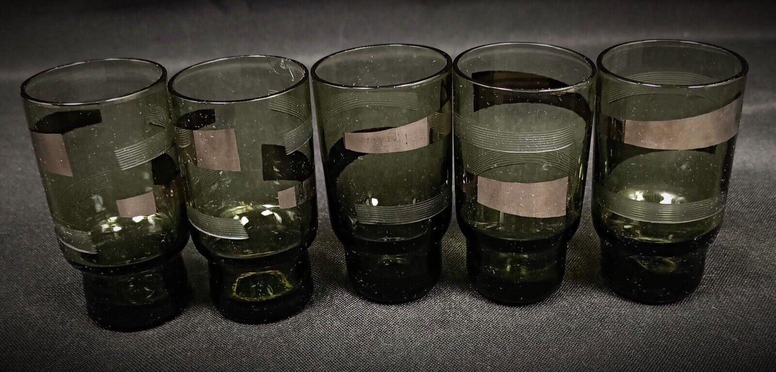 Empire Set of 5 Green Vintage Crystal Liqueur Glasses - 2Y174 For Sale