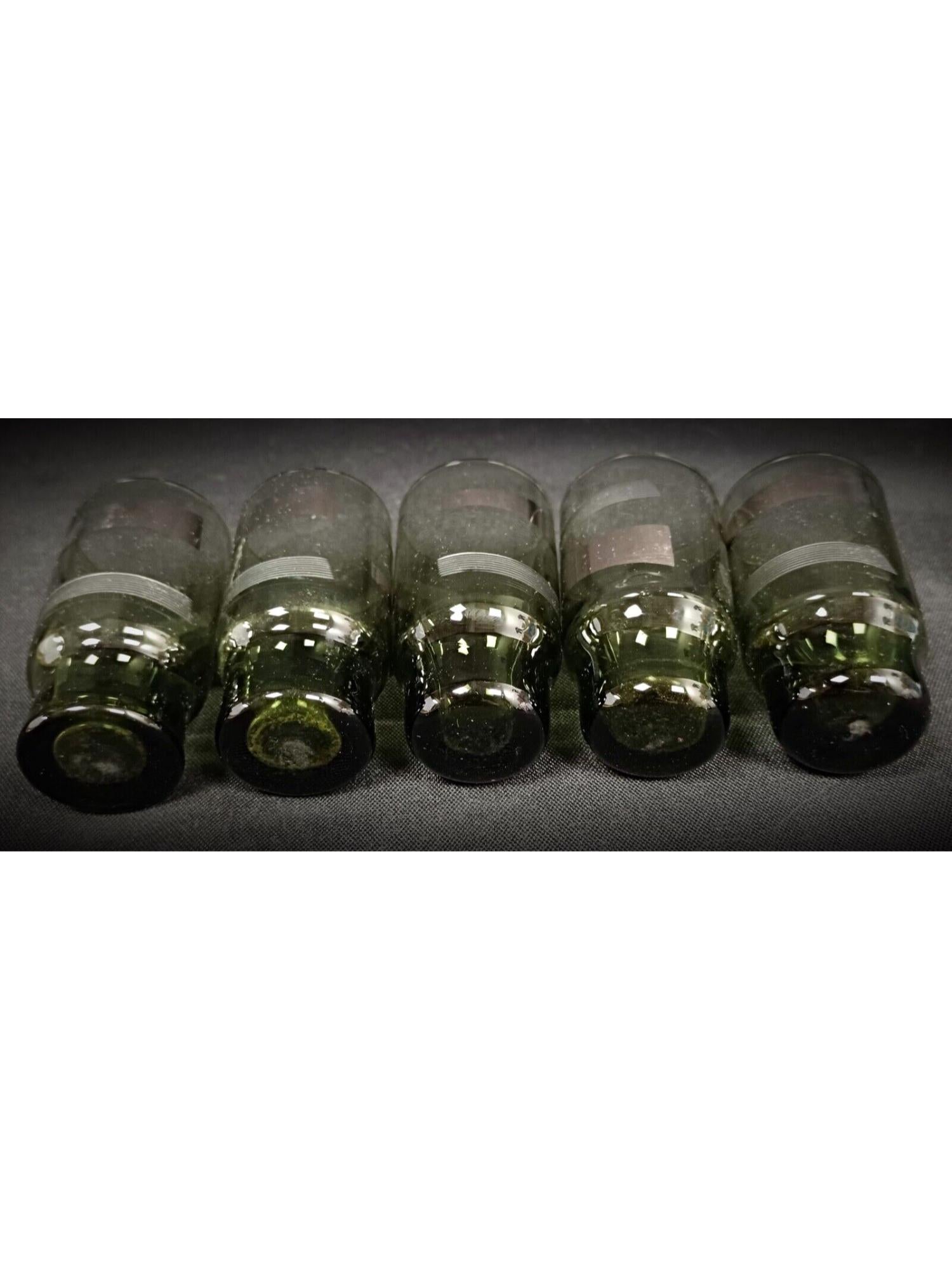 French Set of 5 Green Vintage Crystal Liqueur Glasses - 2Y174 For Sale