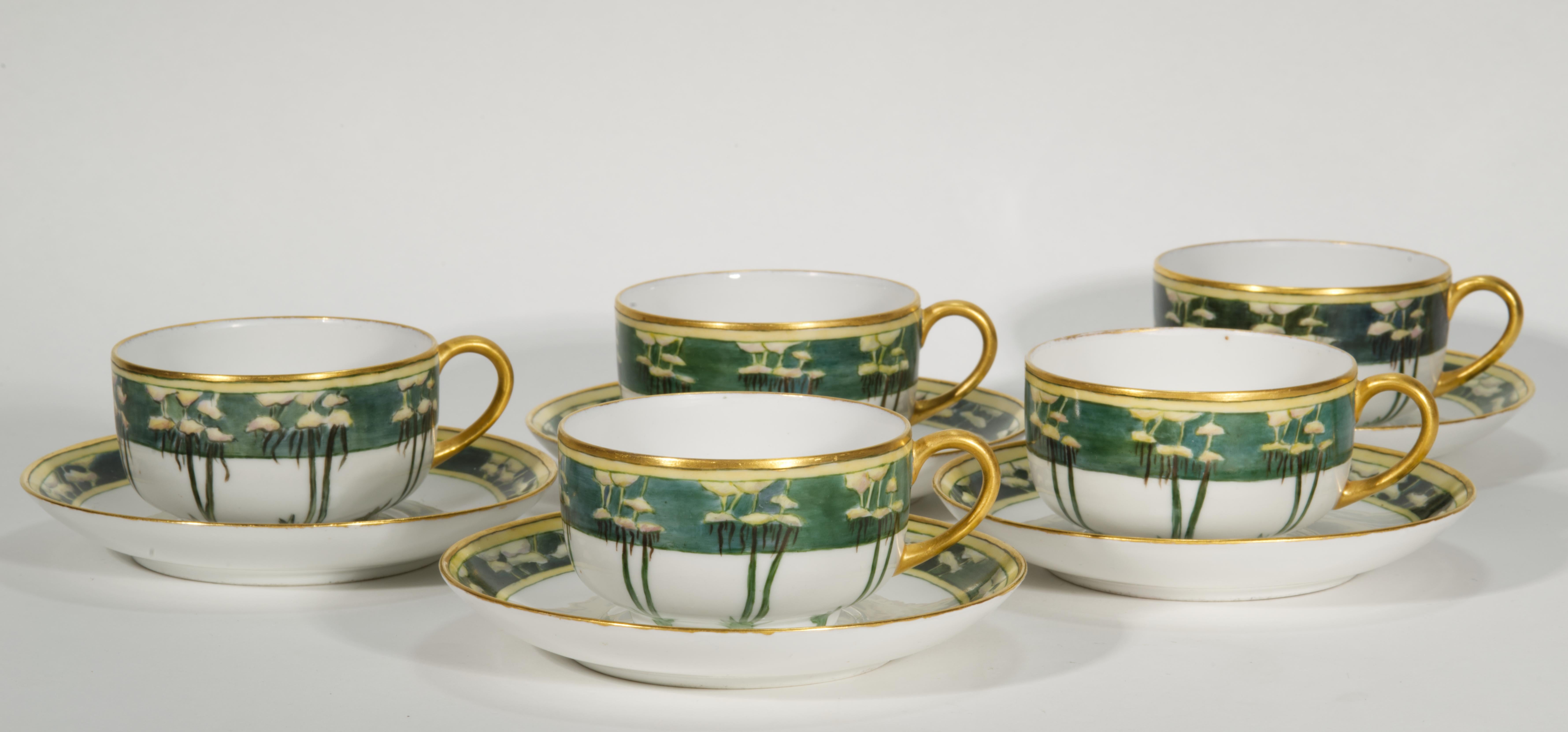 Satz von 5 handbemalten Delinières Limoges Porzellantassen und Untertassen, 1906 im Angebot 4