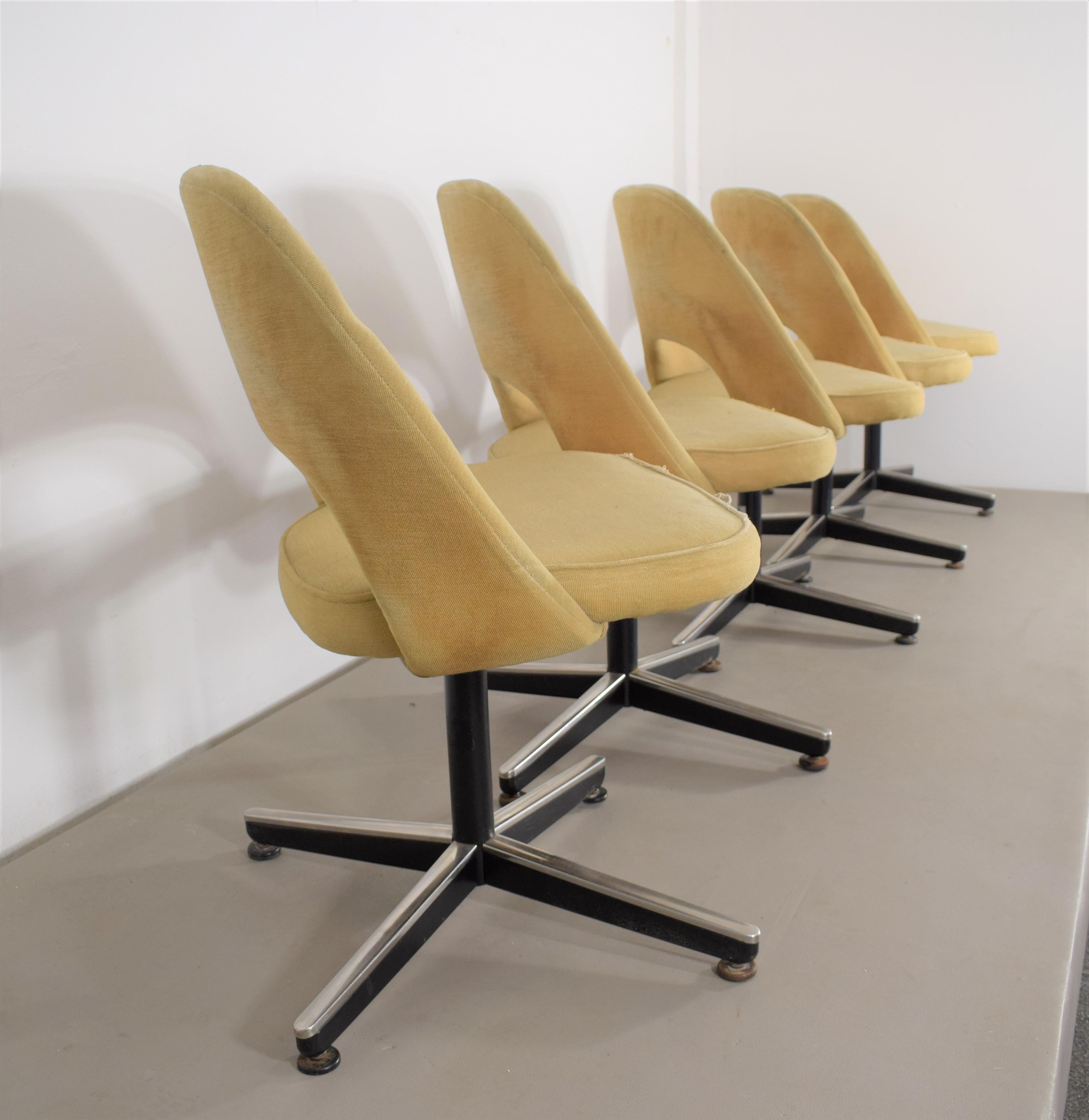 Set of 5 Italian Armchairs by Eero Saarinen for Knoll, 1970s In Good Condition In Palermo, PA
