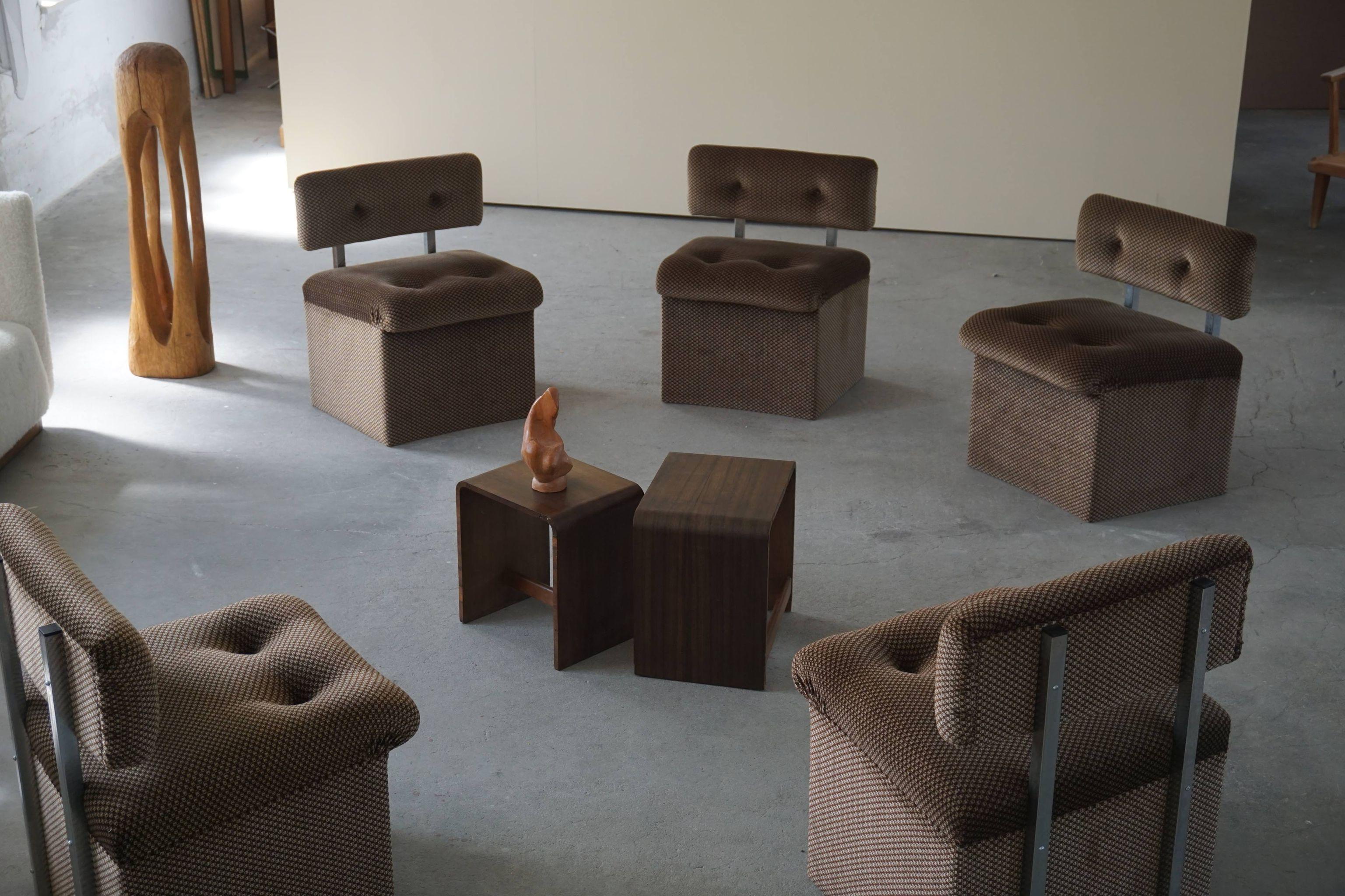 Set of 5 Italian modern modular lounge chairs, late 20th century.
The chairs can also be used at a dining table. 
All chairs are in a great vintage condition.