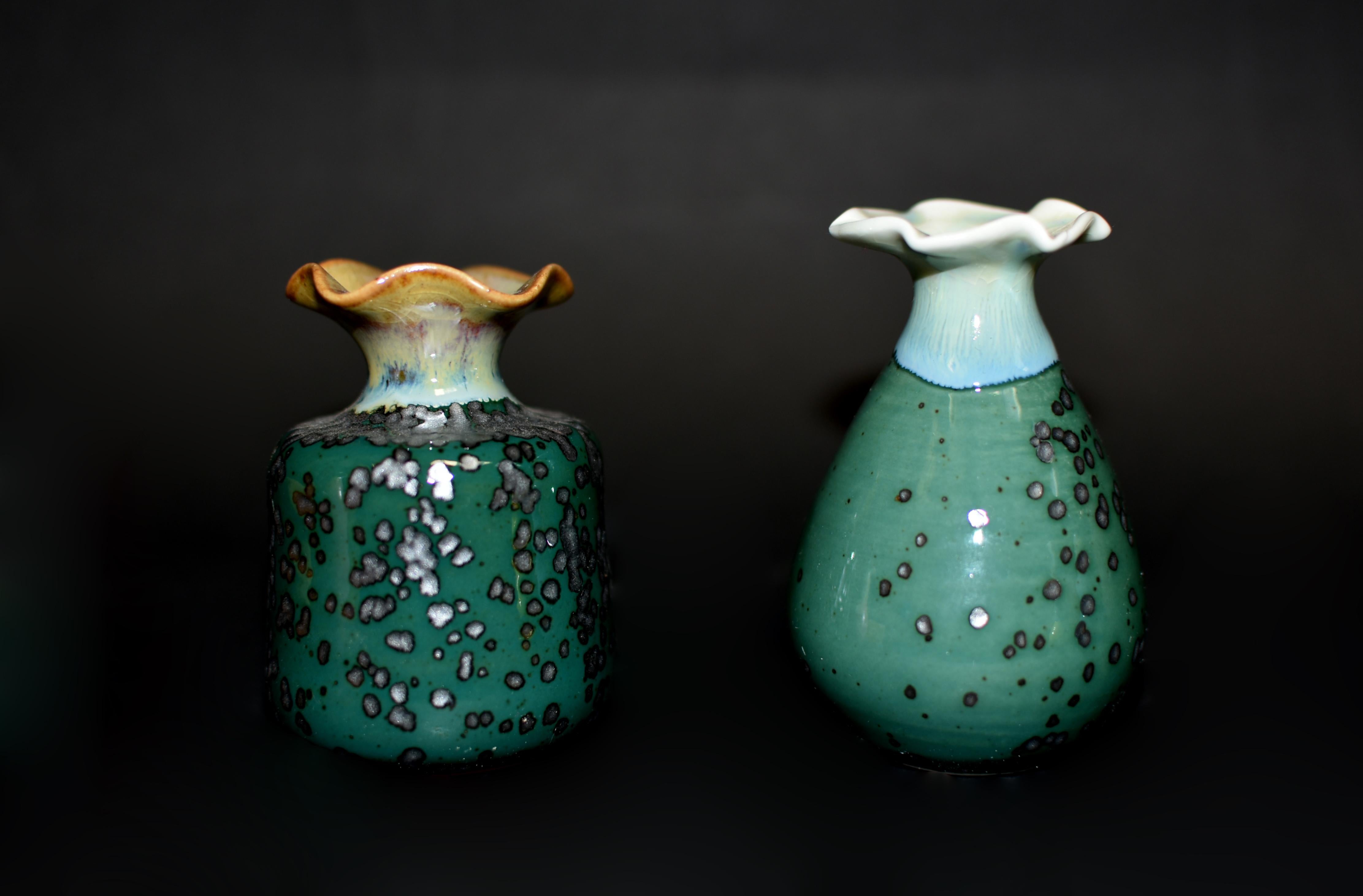 Satz von 5 japanischen Wabi Sabi Mini-Vasen mit gerafften Lips im Angebot 12