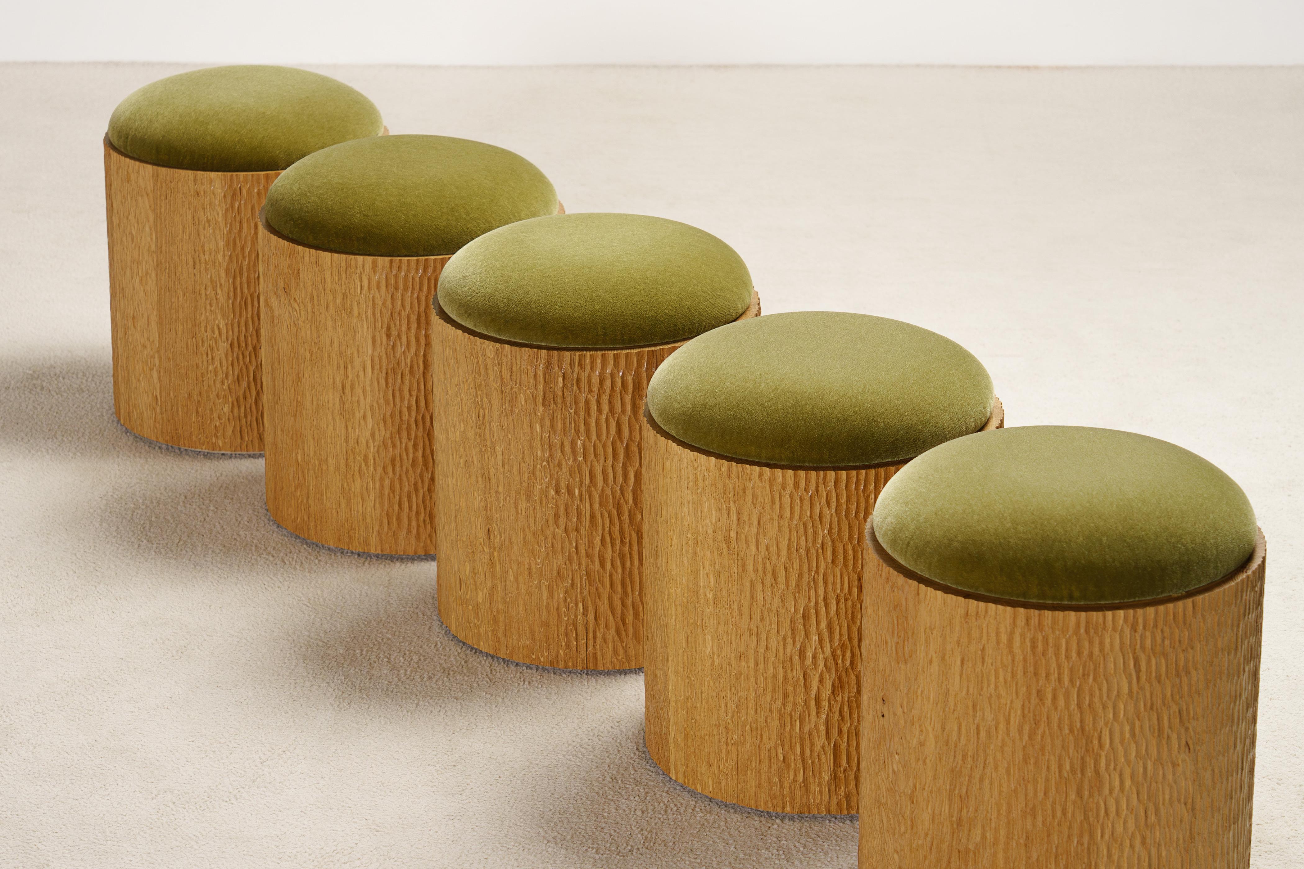 5er-Set Jessie Hocker von Proisy Studio. Luxuriöser Mohair-Stoff. (21. Jahrhundert und zeitgenössisch) im Angebot