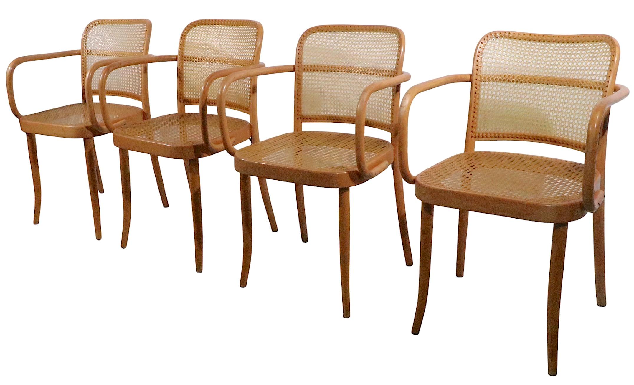 Satz von 5 Prager Stühlen von Josef Frank, hergestellt in der Tschechoslowakei, ca. 1970er Jahre (Buchenholz) im Angebot