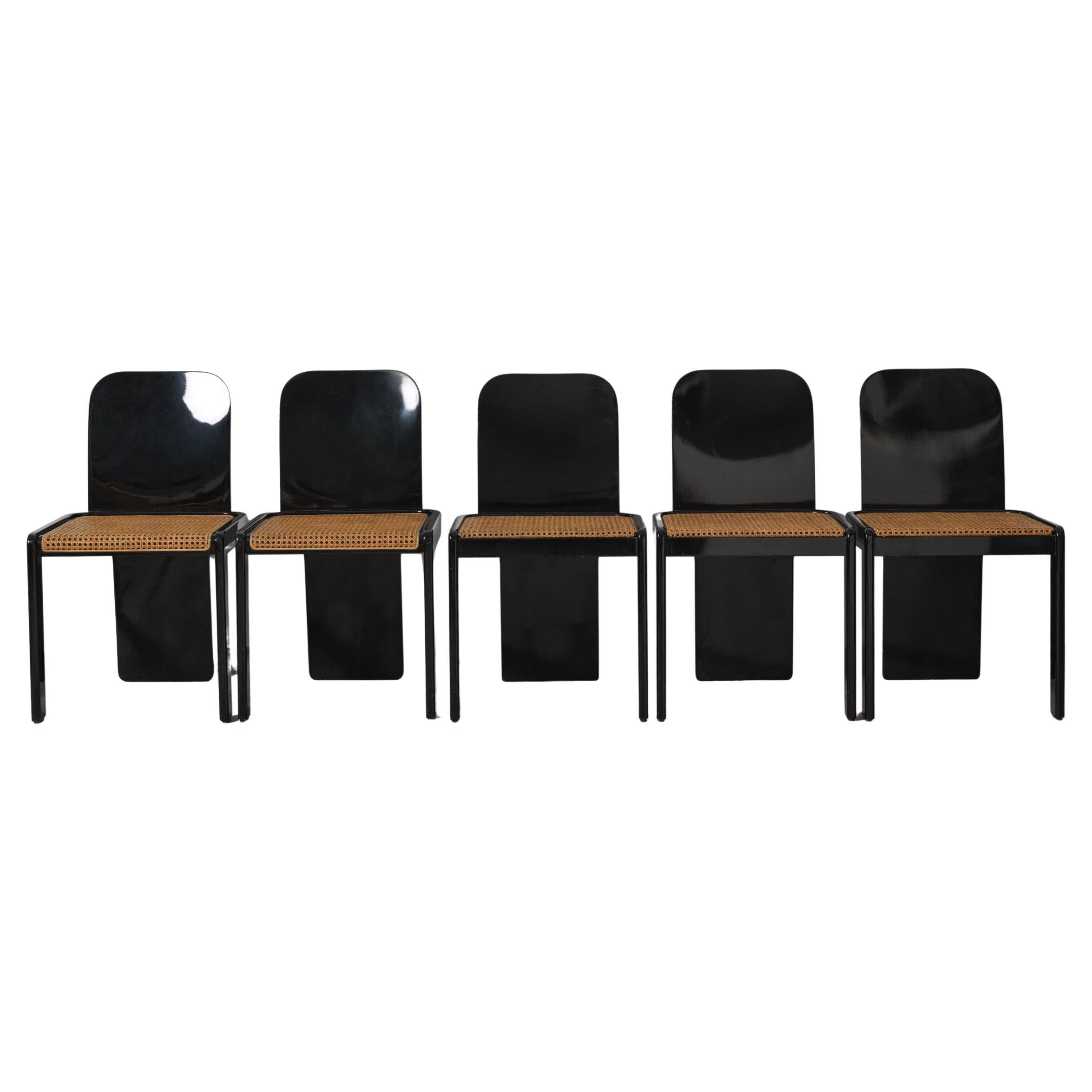 Satz von 5 Stühlen aus lackiertem Holz mit Wiener Stroh von Pierluigi Molinari für Pozzi im Angebot