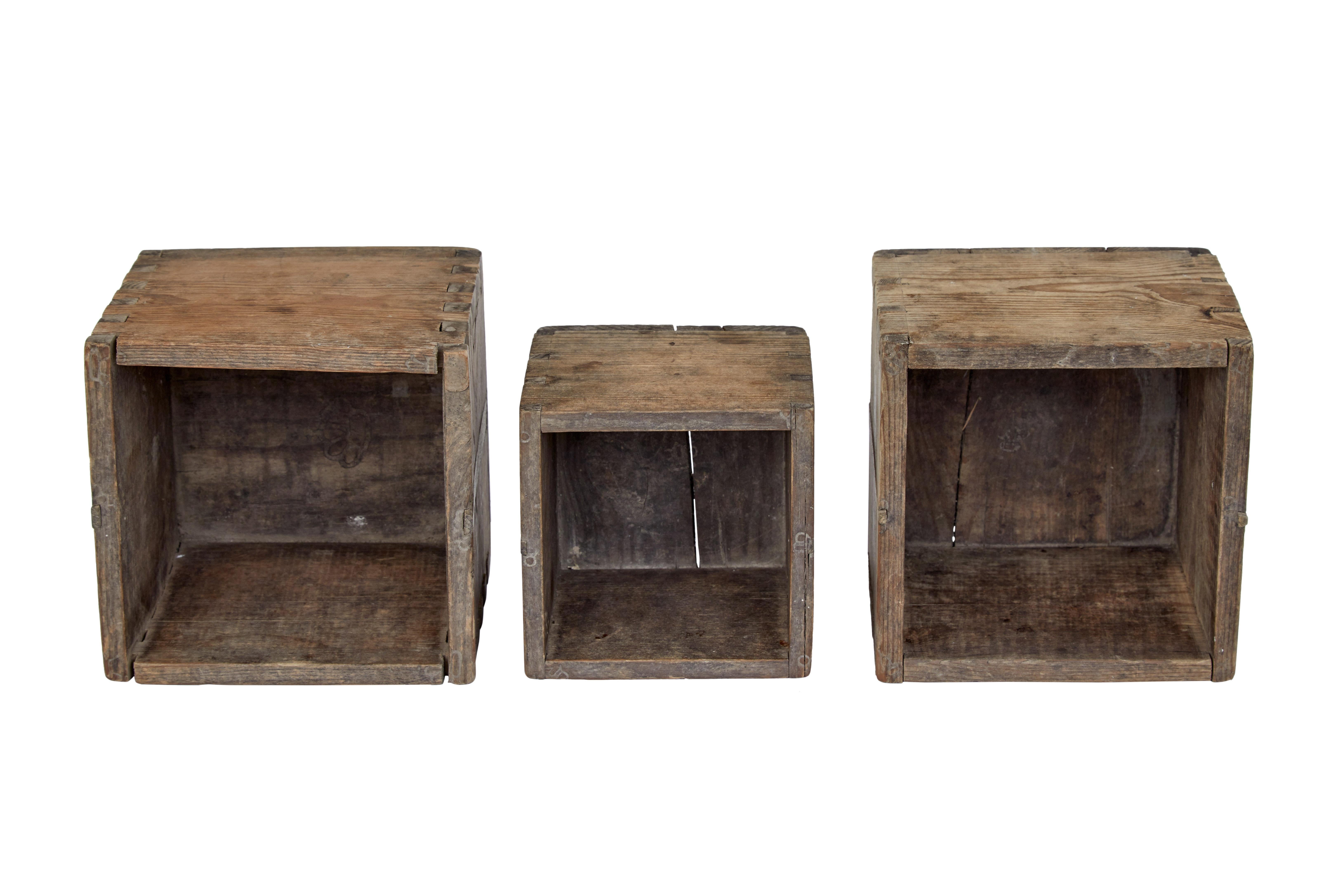 Set of 5 Late 19th Century Scandinavian Pine Measuring Containers In Good Condition In Debenham, Suffolk