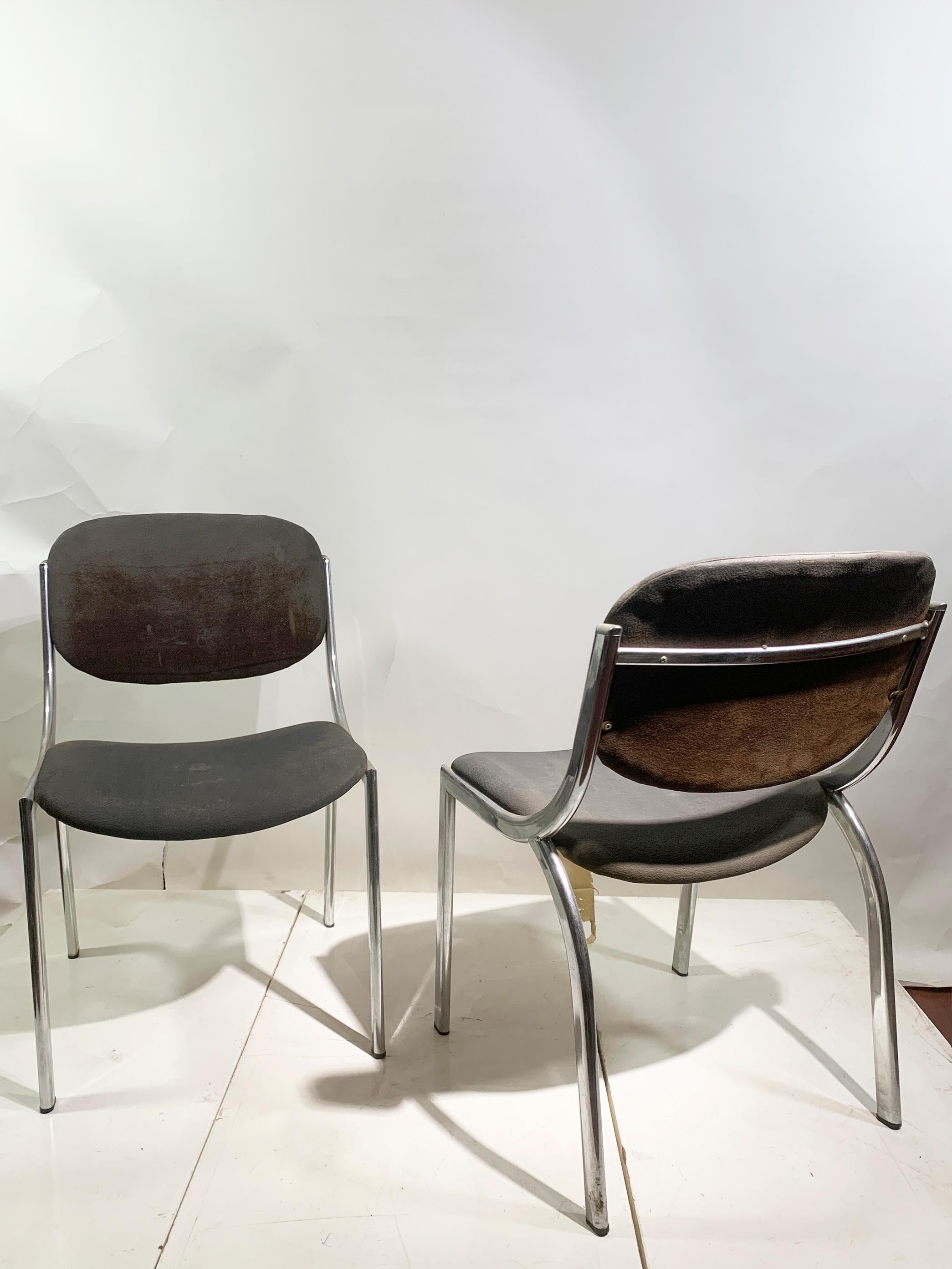 5 Stühle aus Chrom und Stoff aus der späten Jahrhundertmitte, COM, 1970er Jahre im Angebot 3