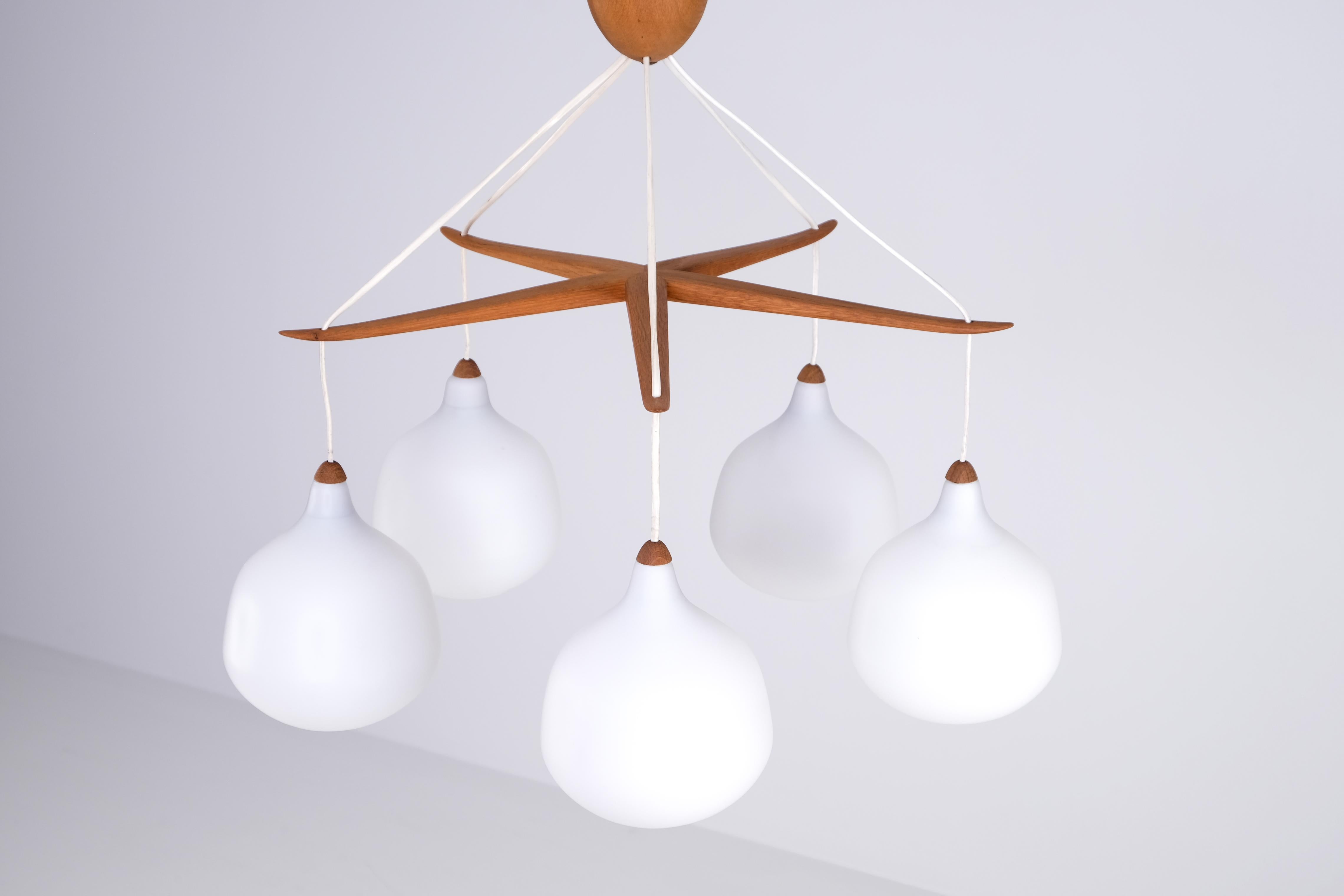 Set of 5 Luxus Chandeliers by Uno & Östen Kristiansson, Sweden, 1960s In Good Condition For Sale In Stockholm, SE