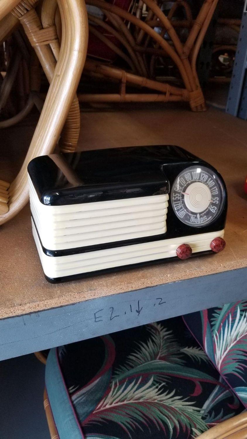 Set of 5 Mid Century AM Tube Radios 5