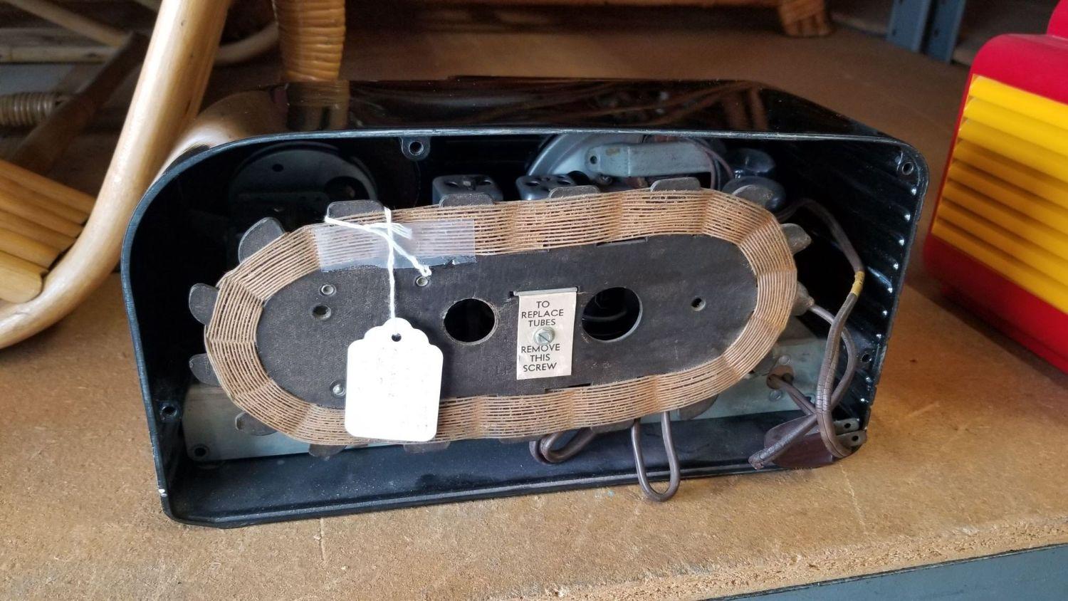 Set of 5 Mid Century AM Tube Radios 6