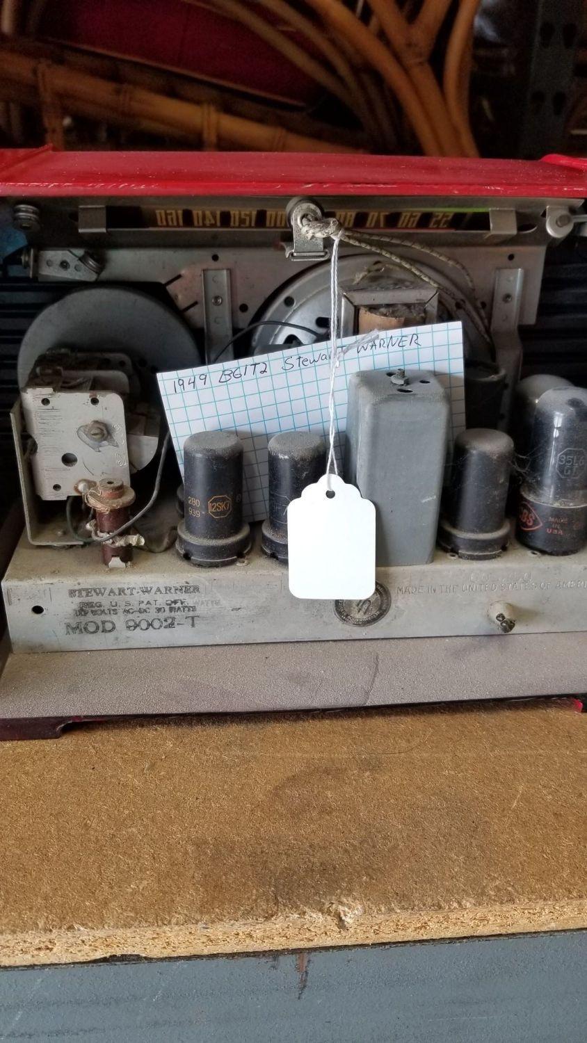 Set of 5 Mid Century AM Tube Radios 8